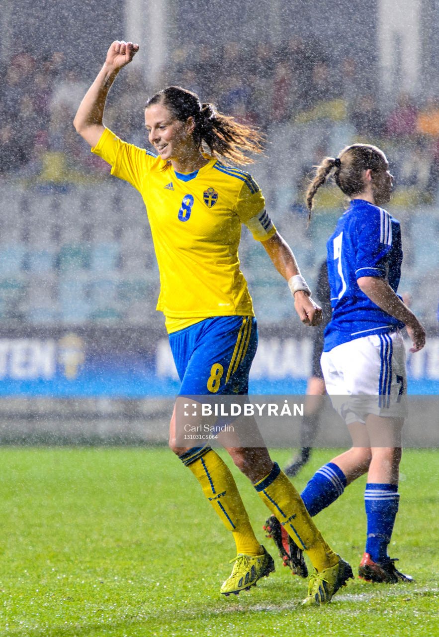 Sveriges Lotta Schelin firar