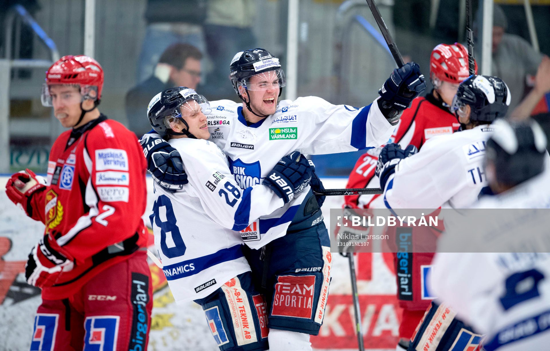 Karlskogas Henrik Björklund jublar