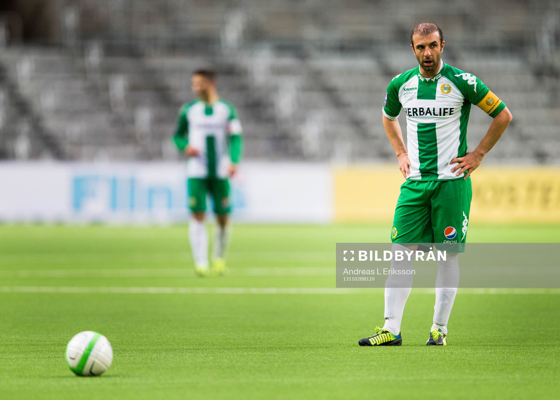 Hammarbys Kennedy Bakircioglu med en frispark