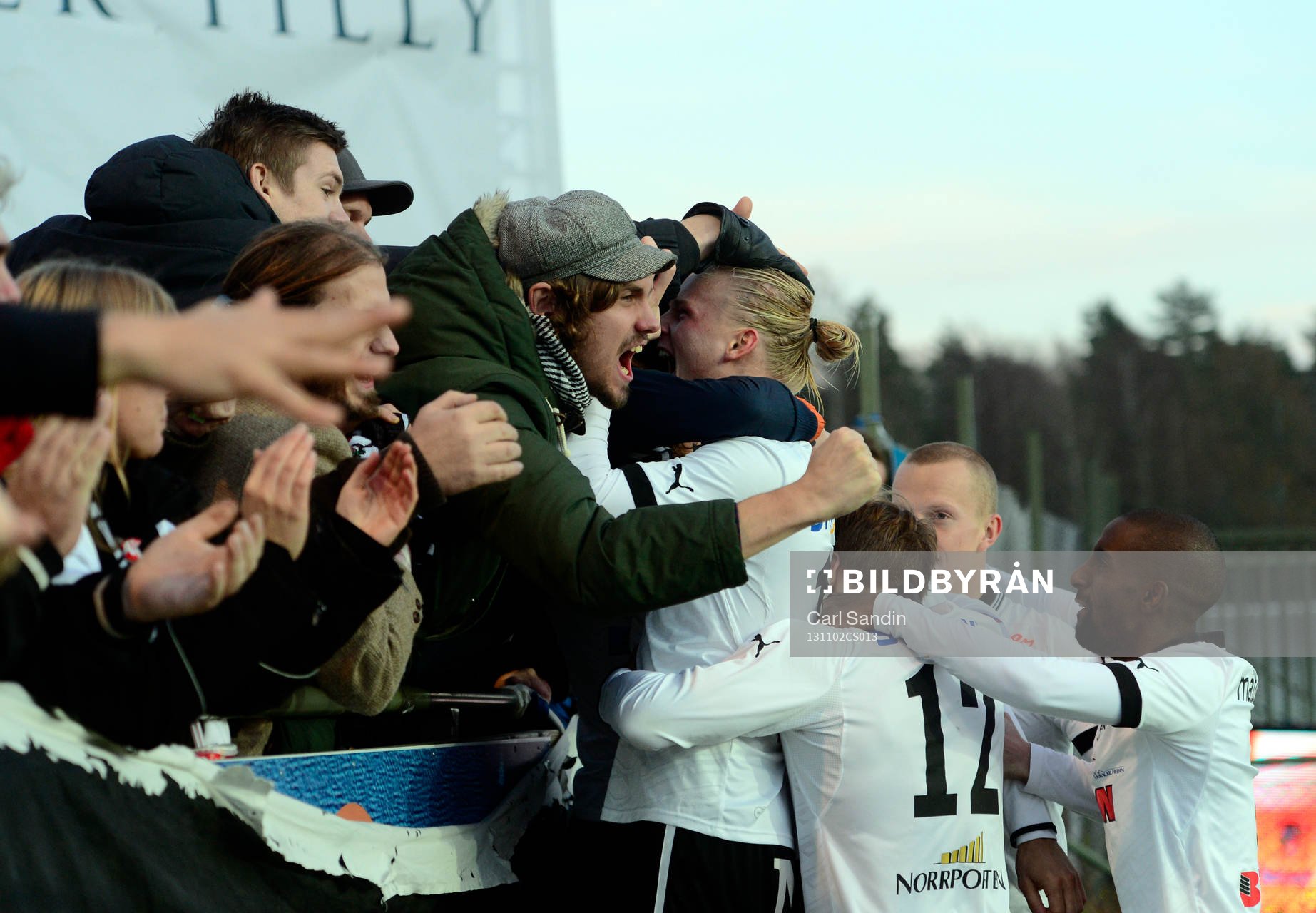 Örebros Shpetim Hasani jublar