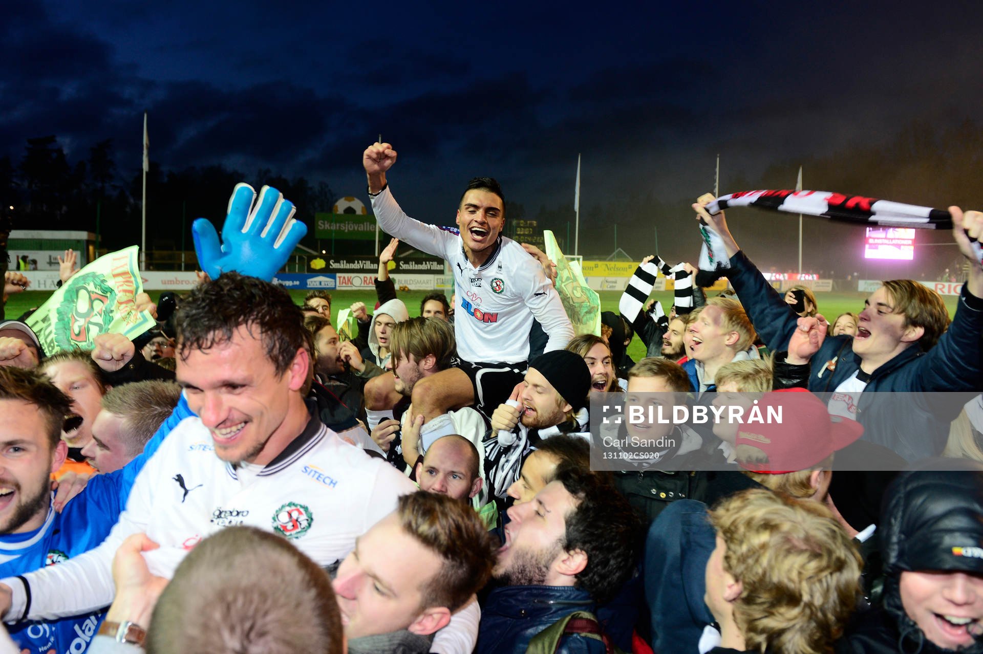 Örebros Ahmed Yasin jublar åt platsen i Allsvenskan 2014