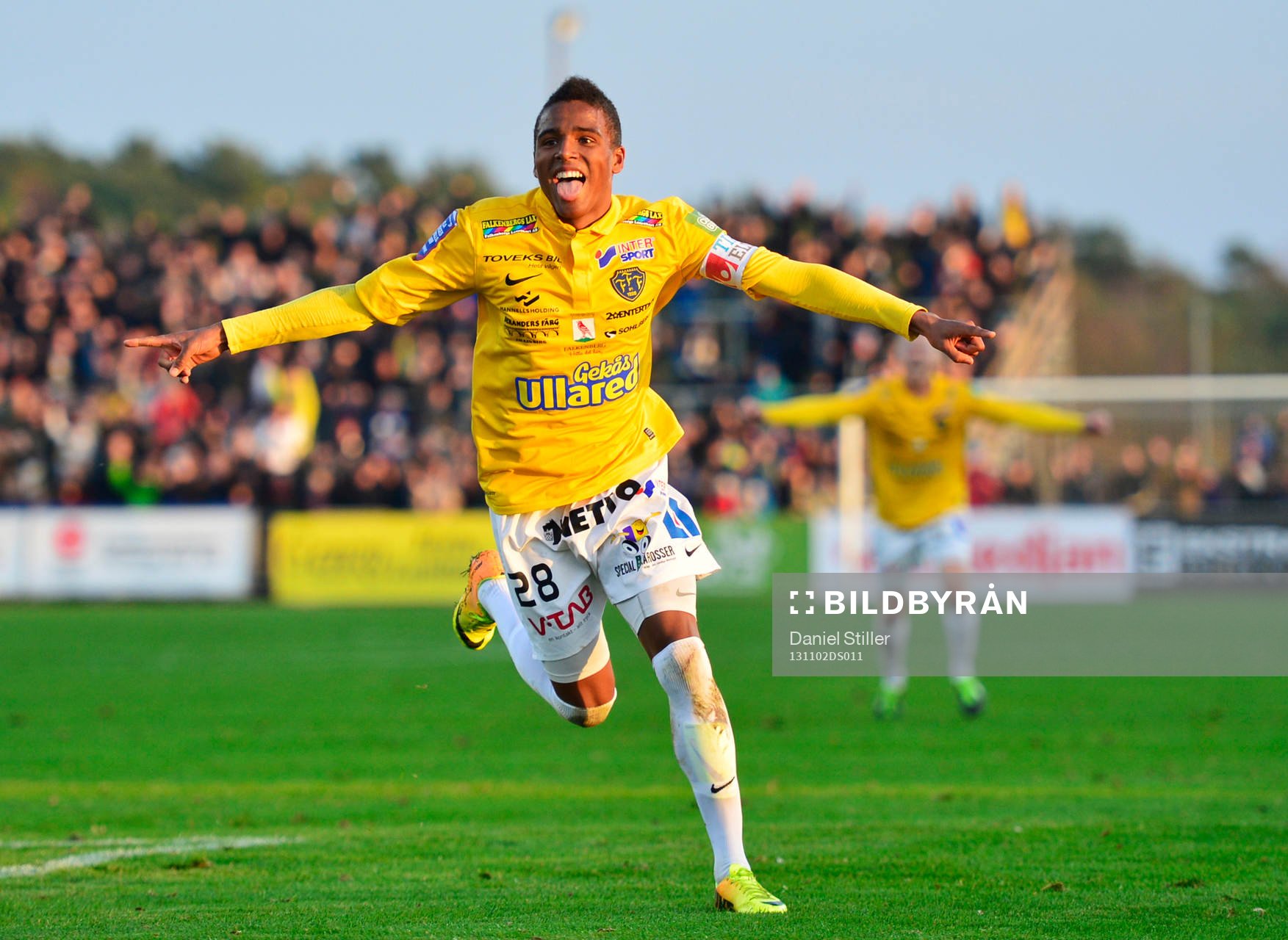 Falkenbergs Niclas Eliasson jublar efter 1-1 under fotbollsmatchen i Superettan mellan Falkenberg och Ängelholm 02 november 2013 i Falkenberg.