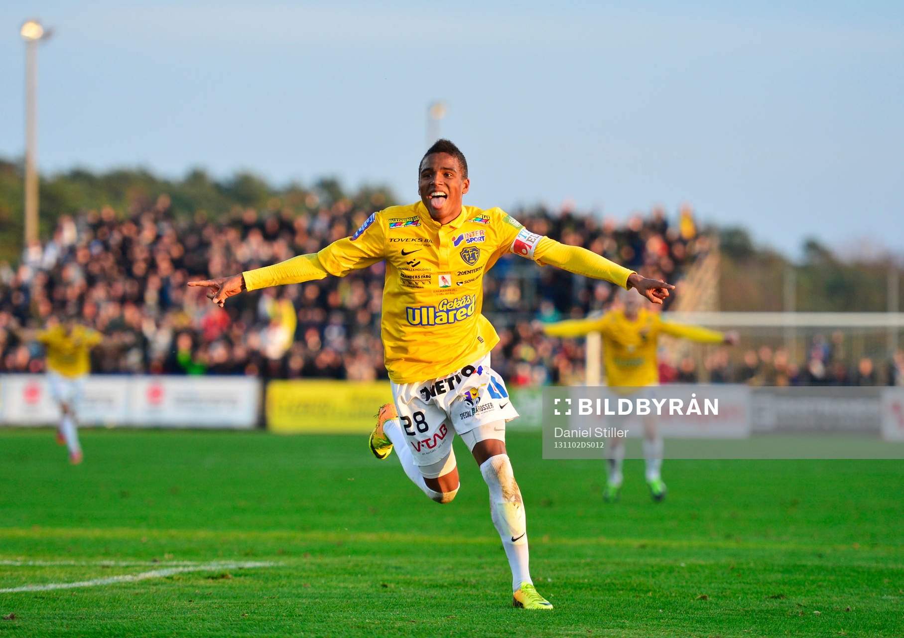 Falkenbergs Niclas Eliasson jublar efter 1-1 under fotbollsmatchen i Superettan mellan Falkenberg och Ängelholm 02 november 2013 i Falkenberg.