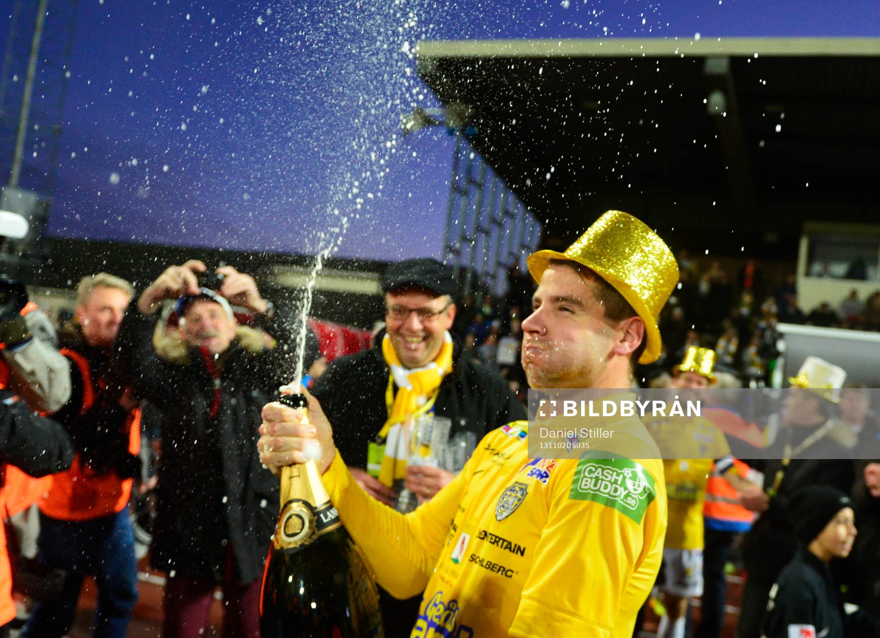 Falkenberg jublar åt platsen i Allsvenskan 2014 under fotbollsmatchen i Superettan mellan Falkenberg och Ängelholm 02 november 2013 i Falkenberg.