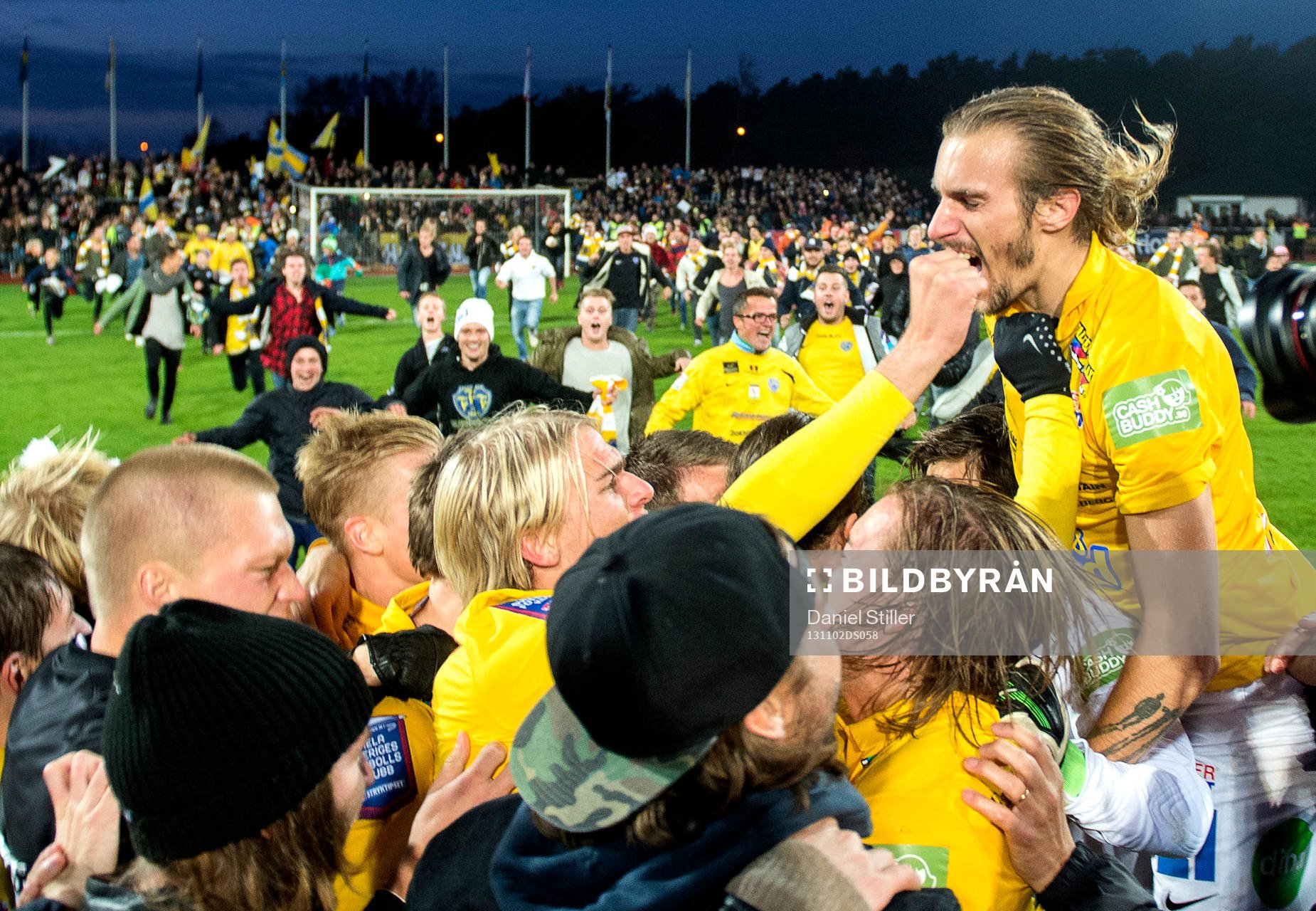 Falkenbergs Tobias Karlsson jublar högst