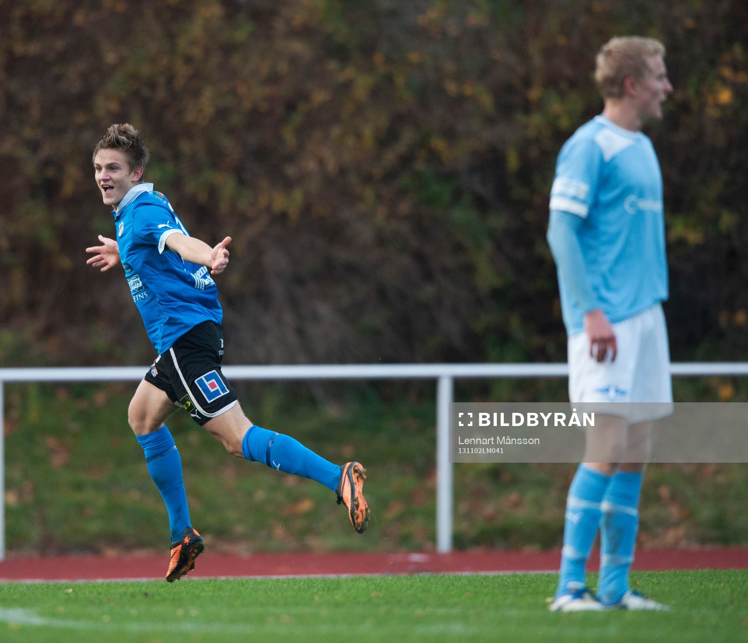 Halmstads Jacob Ling-Vannerus har gjort 2-1 och jublar i
