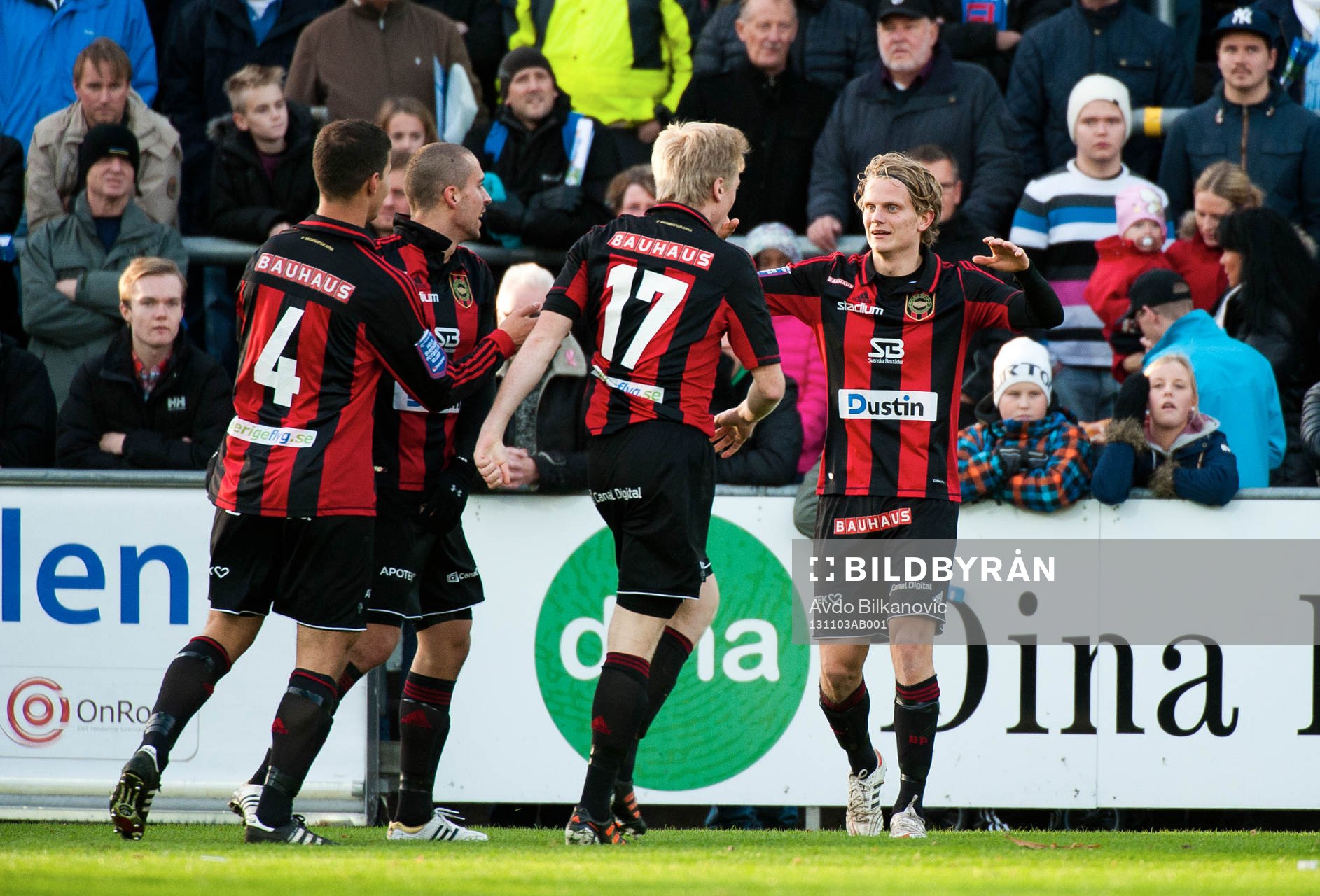 Brommpajkarnas Gabriel Özkan jublar efter 0:1 målet under allsvenska matchen mellan Halmstad och Brommapojkarna den 03 november  2013 i Halmstad