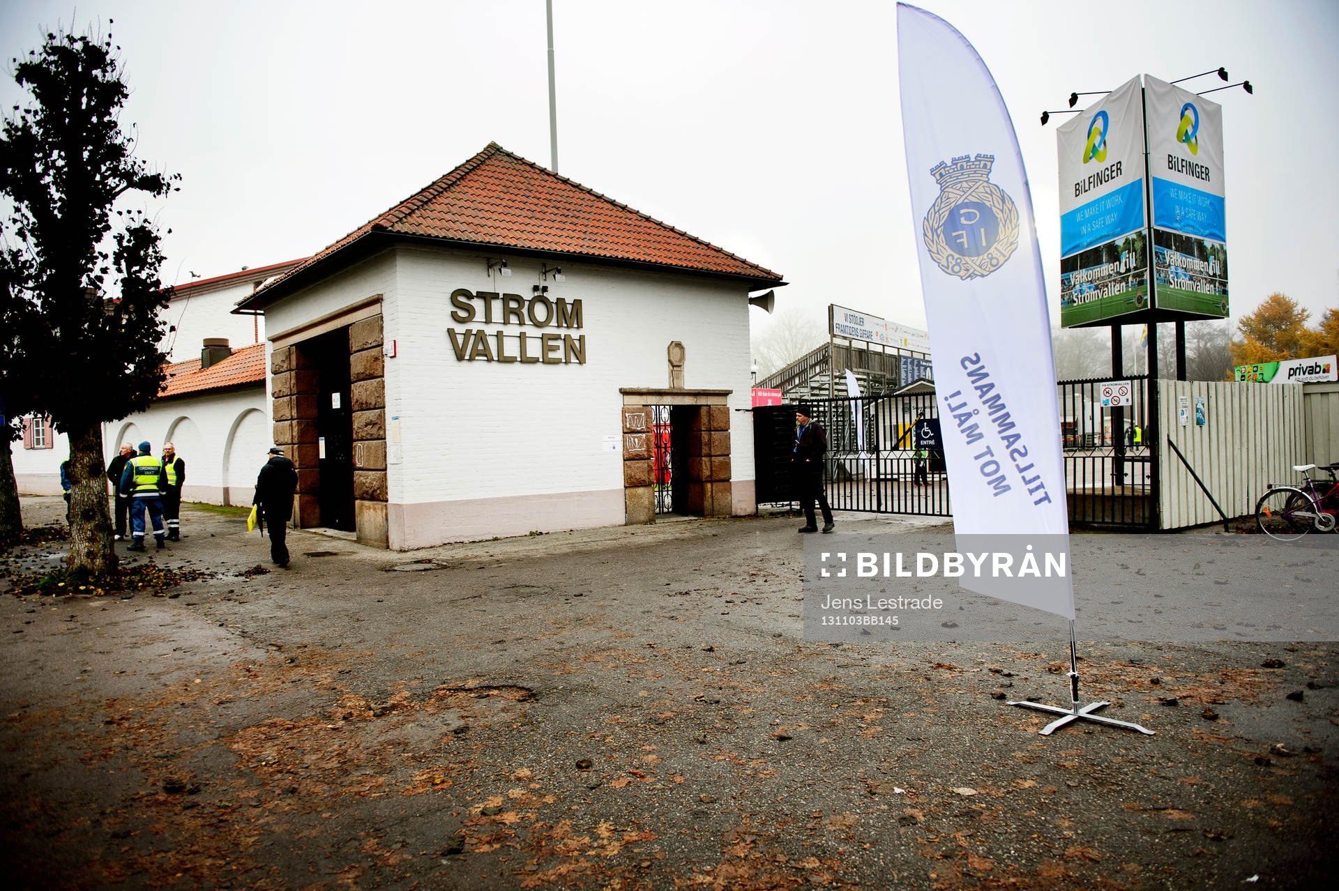 Entren till Gefles Arena innan fotbollsmatchen i