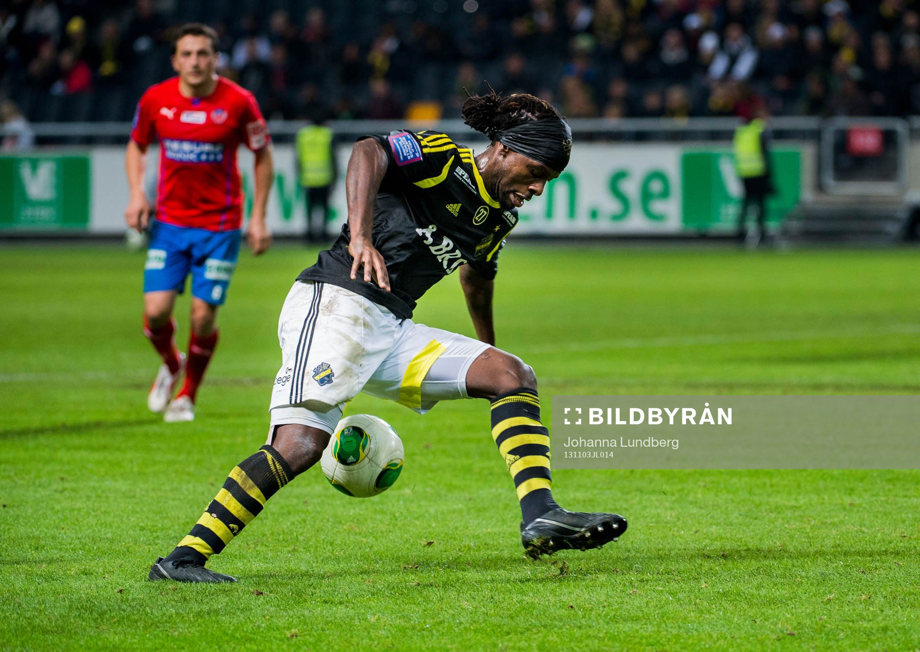 Martin Kayongo-Mutumba under fotbollsmatchen i Allsvenskan mellan AIK och Helsingborg den 3 november 2013 i Stockholm.