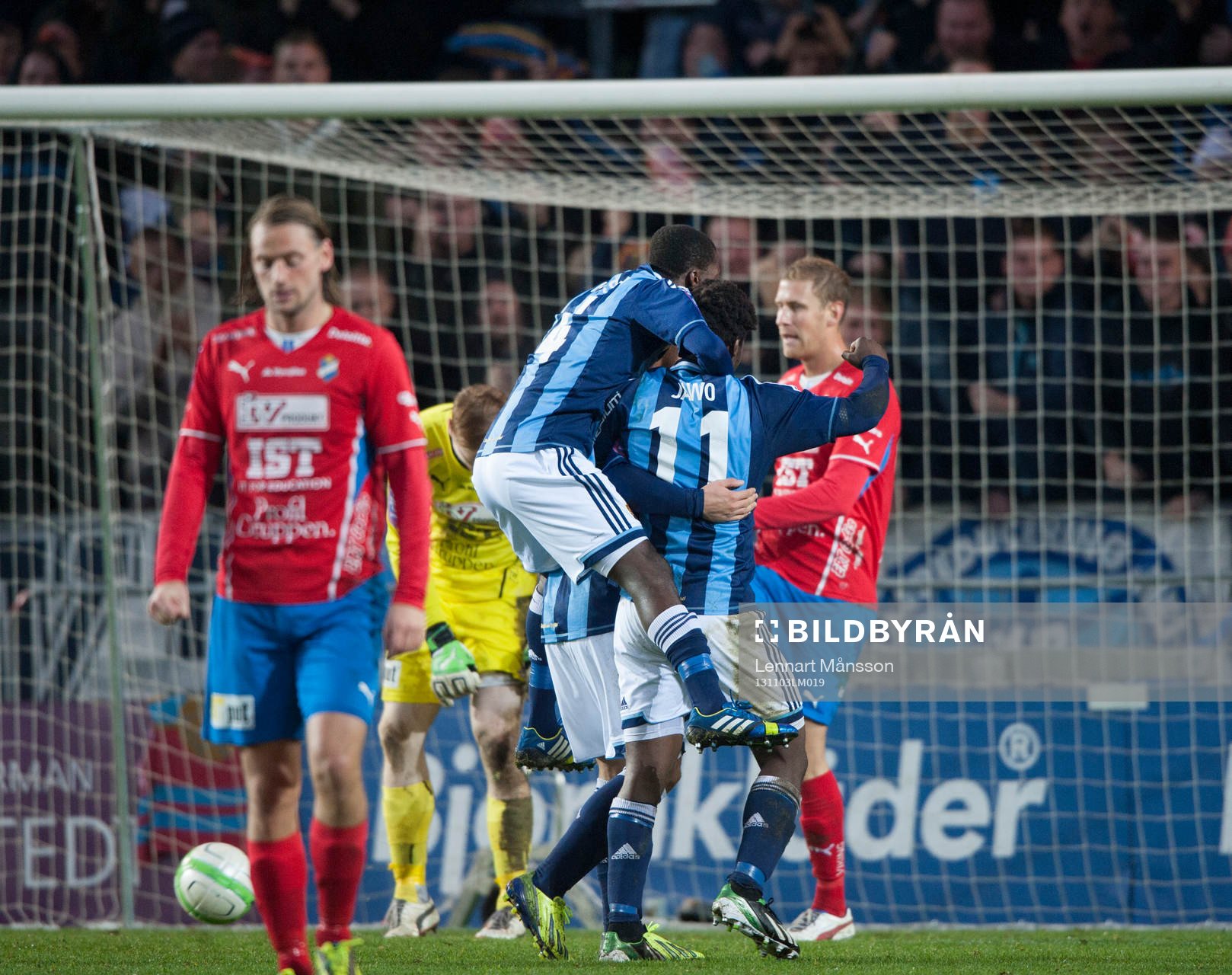 Djurgårdens Erton Fejzullahu kvitterar till 1-1 och jublar
