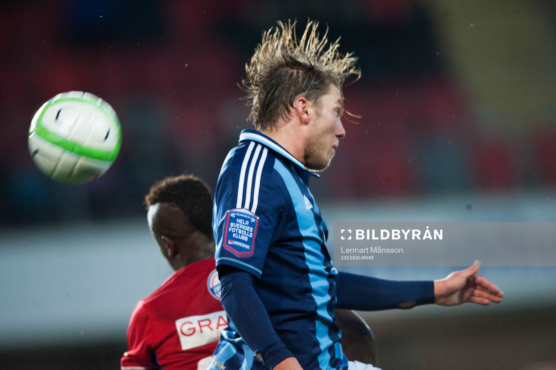 Djurgårdens Martin Broberg och Östers Alhaji Gere  i