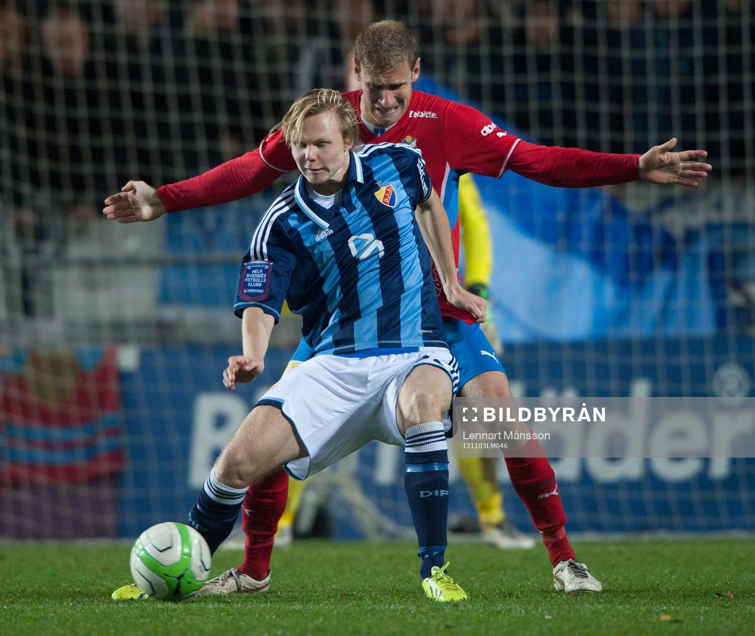 Östers Mario Vasilj och Djurgårdens Tim Söderström i