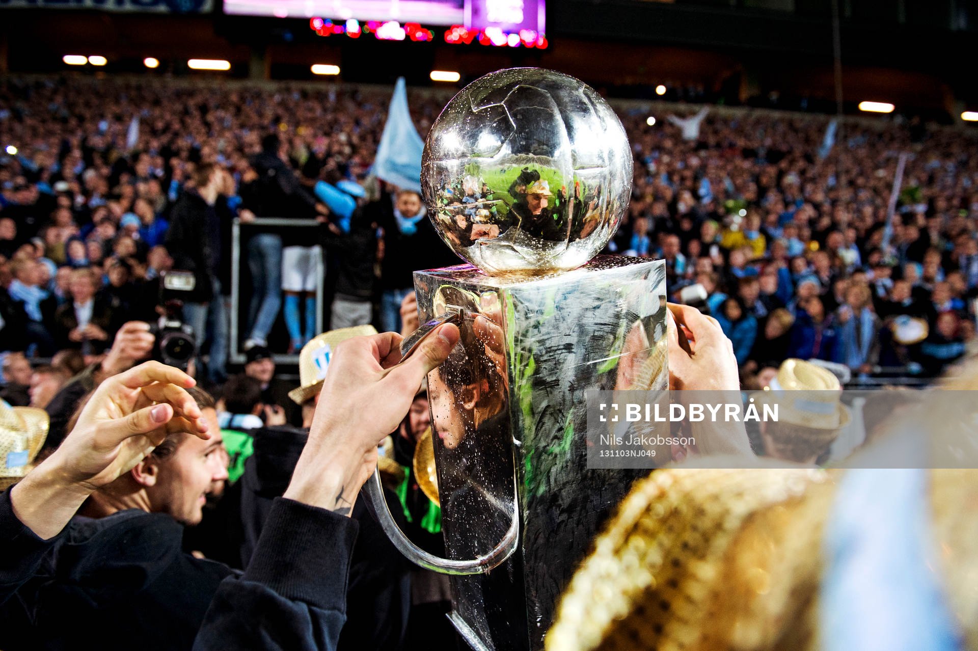 Malmö FF jublar med Lennart Johanssons pokal