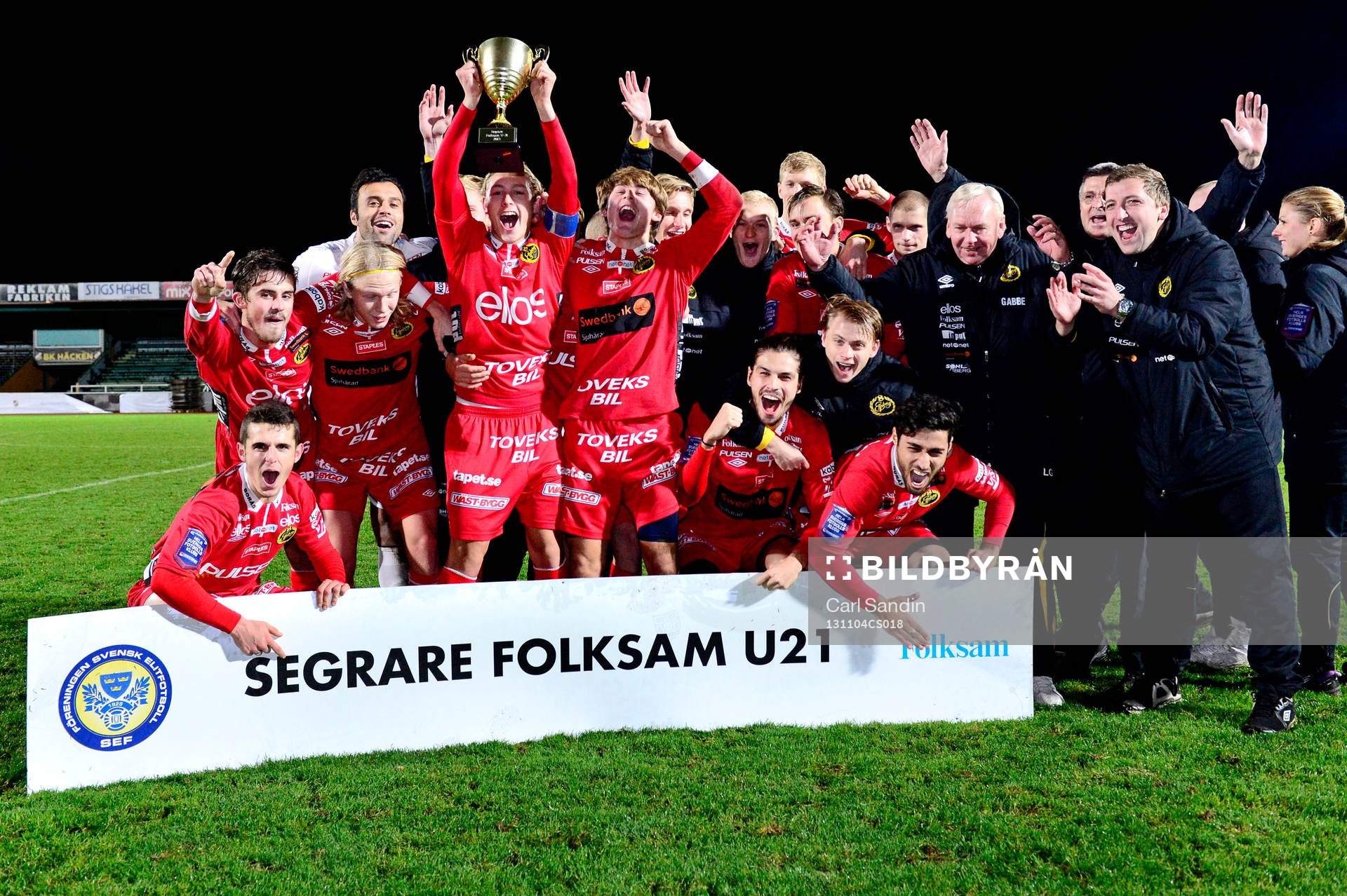 Elfsborg firar segern genom att lyfta pokalen
