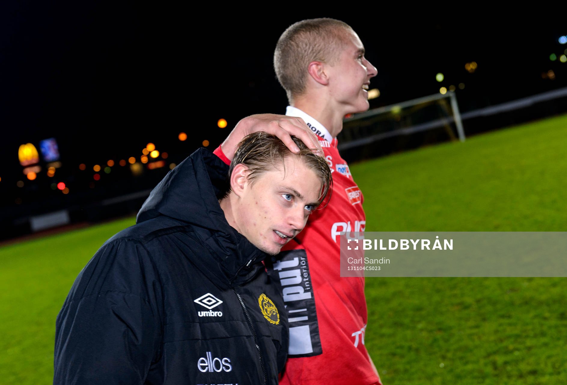 Elfsborgs Simon Hedlund och Sebastian Holmèn firar