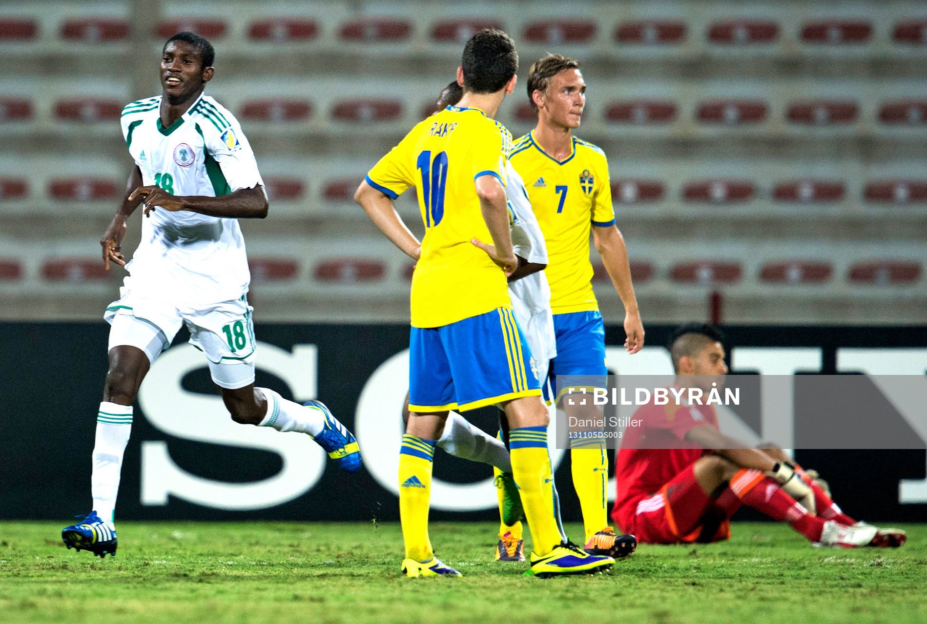 Nigeris Taiwo AWONIYI 1-0 jublar