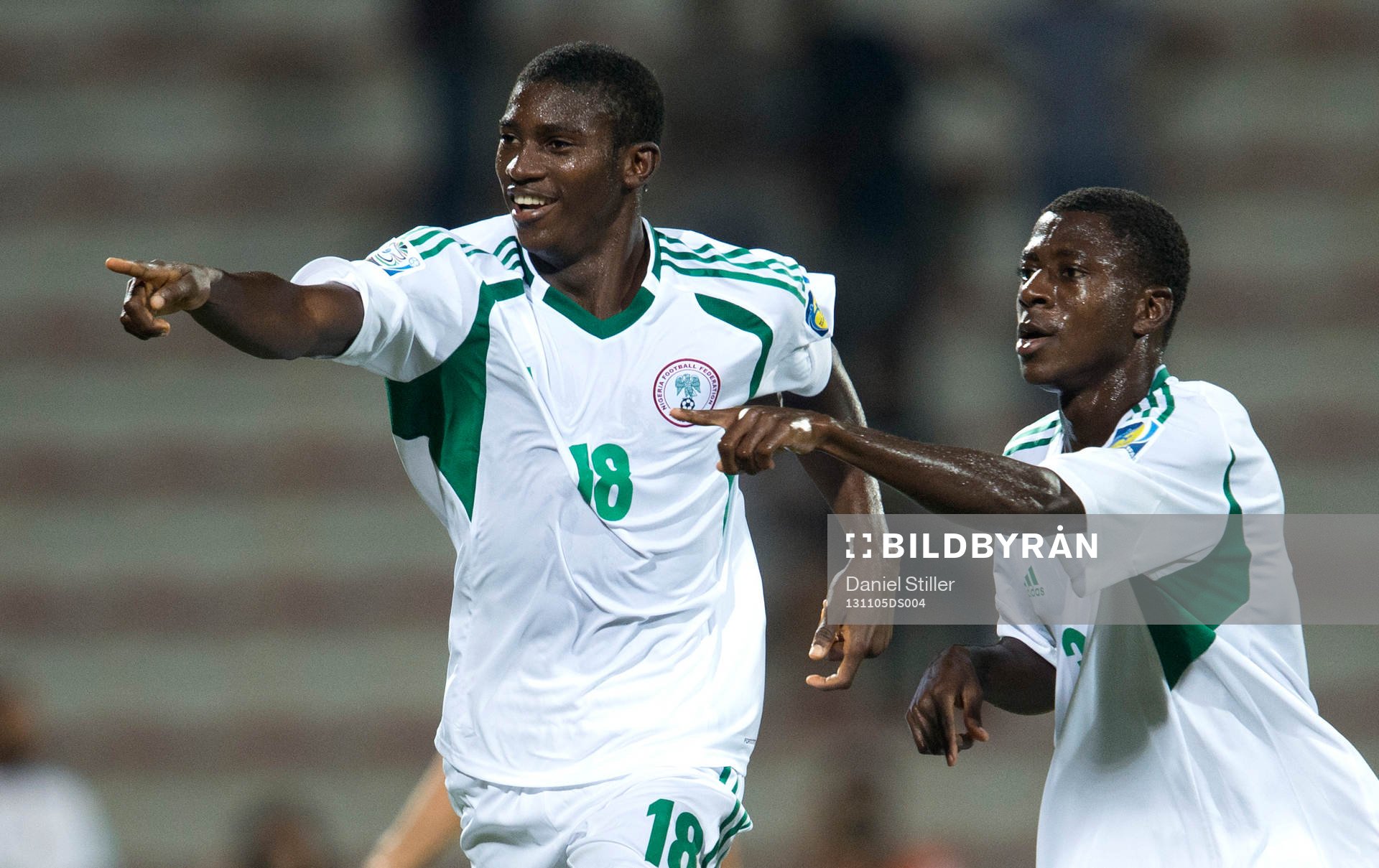 Nigerias Taiwo AWONIYI jublar efter att ha gjort 1-0 under semifinalen i U17-VM den 05 november 2013 i Dubai.