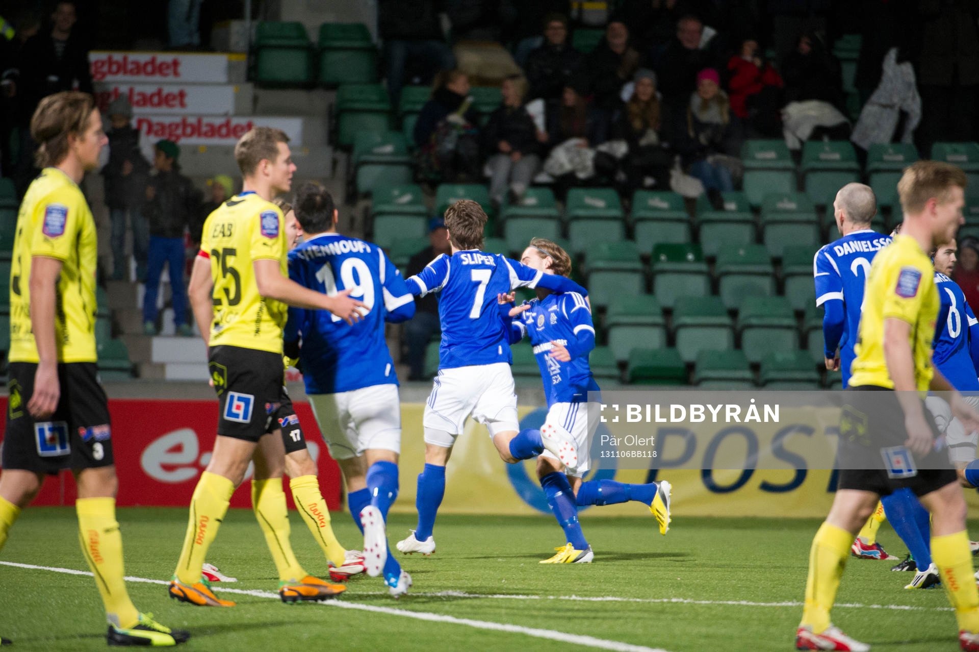 Sundsvalls Daniel Sliper, jublar efter 1-0 målet i matchen i kvalet till allsvenskan mellan GIF Sundsvall och Halmstad BK 6 November 2013 i Sundsvall