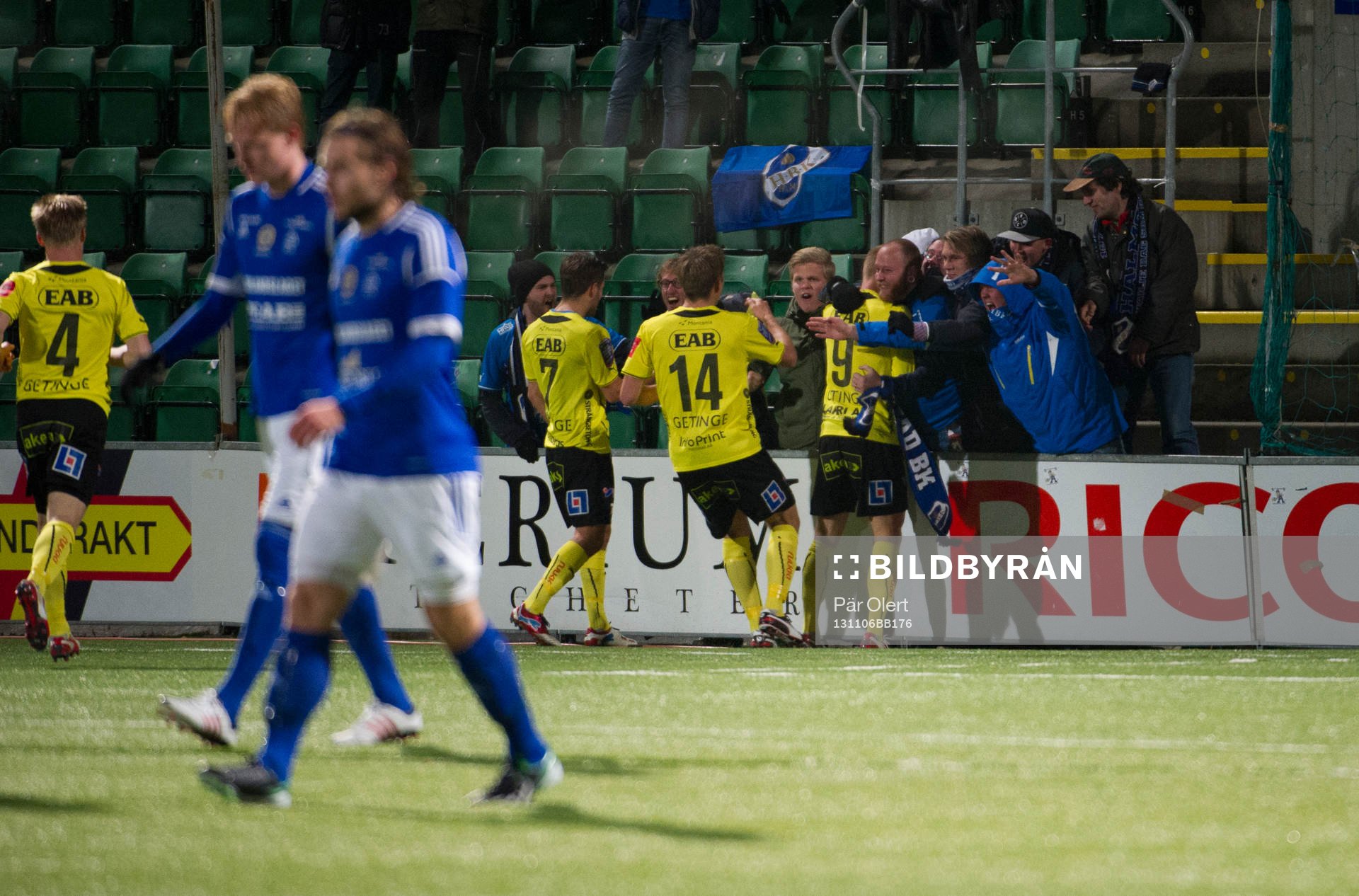 Halmstads Gudjon Baldvinsson, Kristinn Steindorsson & Mikael Boman jublar efter 1-1 målet utav Gudjon Baldvinsson i matchen i kvalet till allsvenskan mellan GIF Sundsvall och Halmstad BK 6 November 2013 i Sundsvall