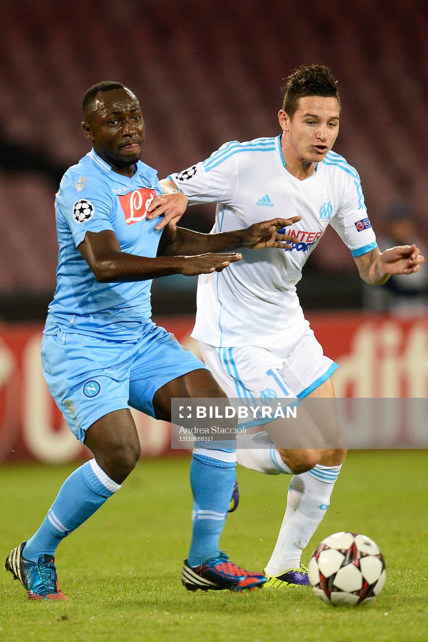 Fotboll, Champions League, Olympique Marseille - Napoli: Pablo Armero Napoli, Florian Thauvin Marseille Napoli 06-11-2013 Stadio San Paolo Football Calcio Champions League 2013/2014