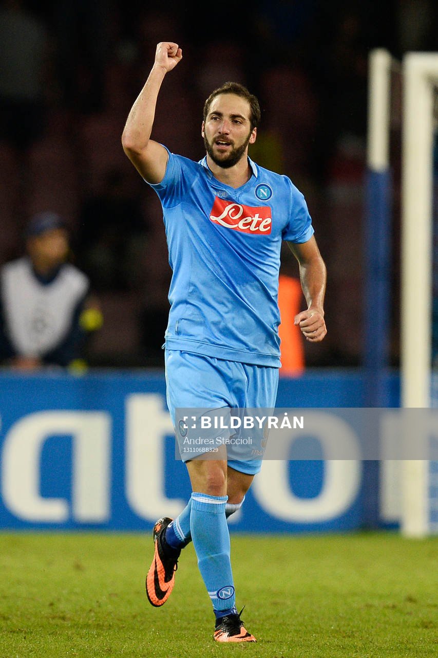 Esultanza dopo il gol di Gonzalo Higuain Napoli, Goal