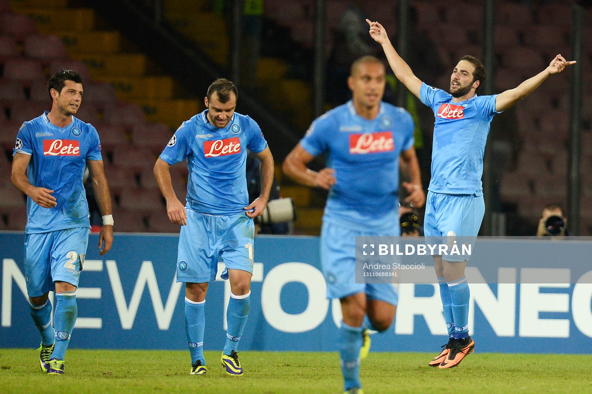 Esultanza dopo il gol di Gonzalo Higuain Napoli, Goal