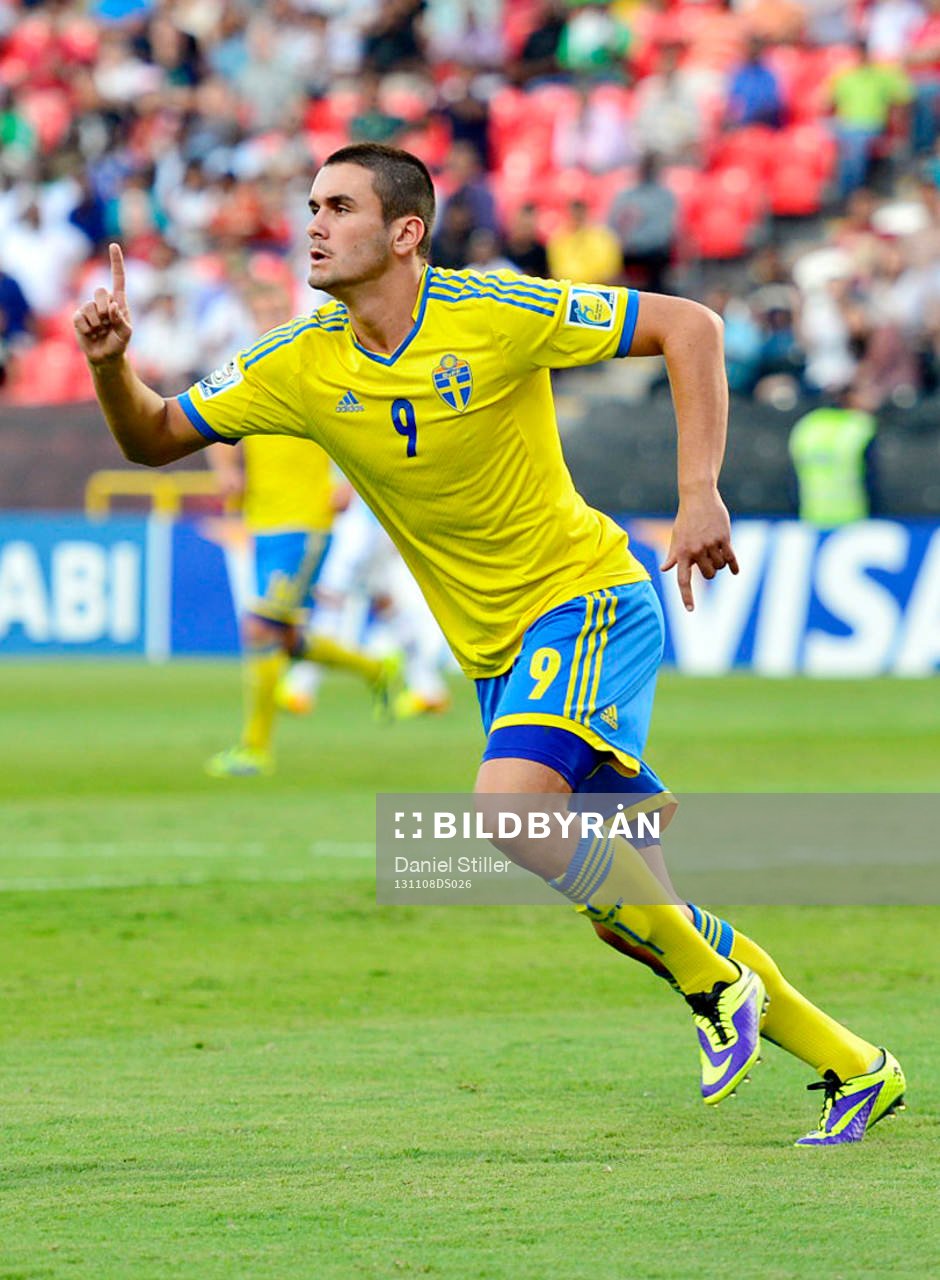 Sveriges Valmir Berisha jublar