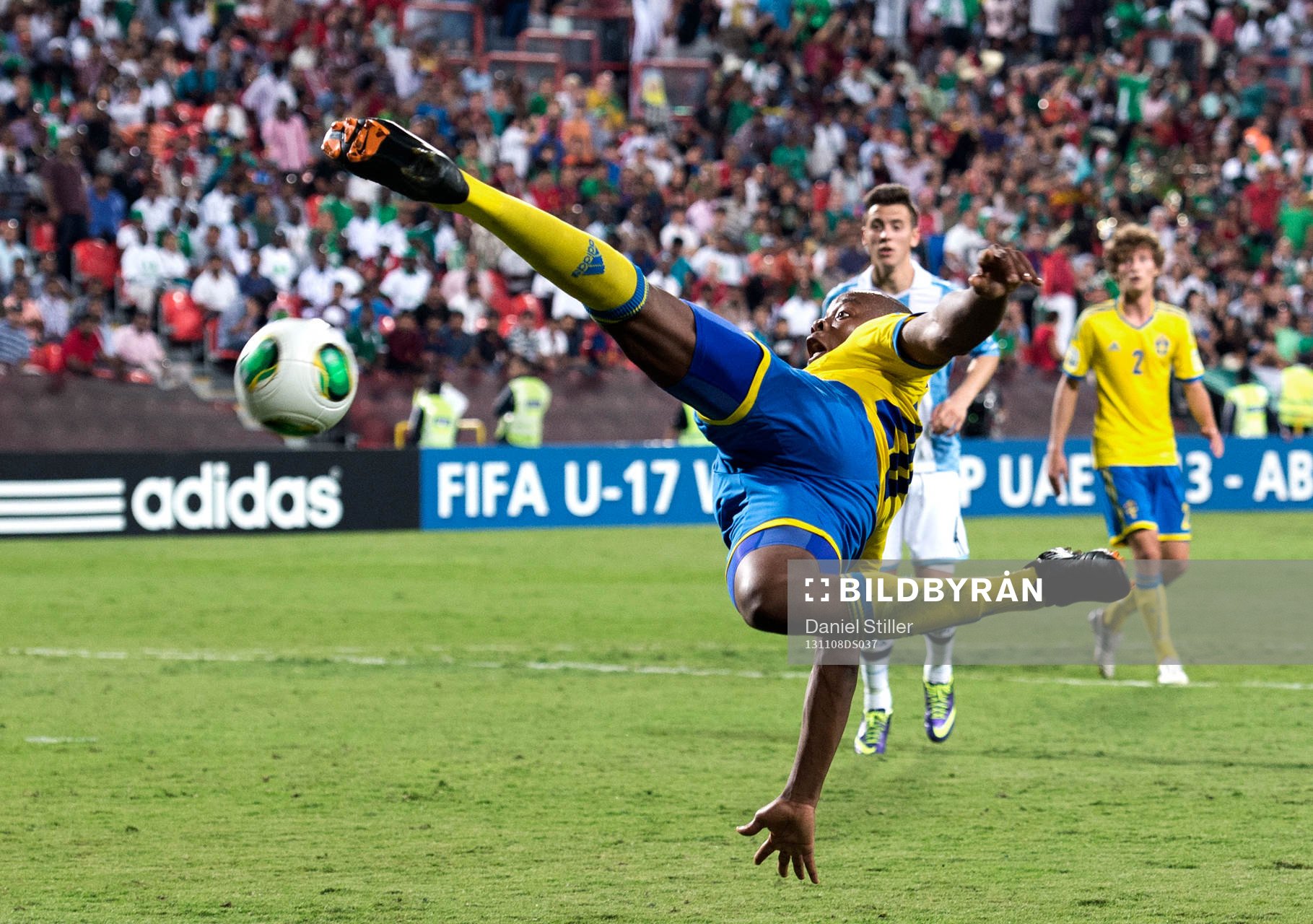 Sveriges Carlos Strandberg testar en konstspark i slutet av