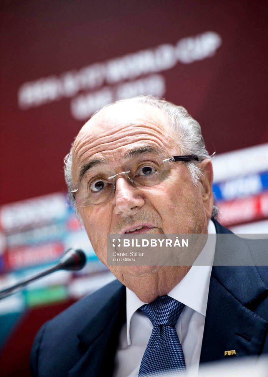 Fifas president Joseph Blatter under en presskonferens innan matchen om tredjepris i U17-VM den 08 november 2013 i Abu Dhabi.