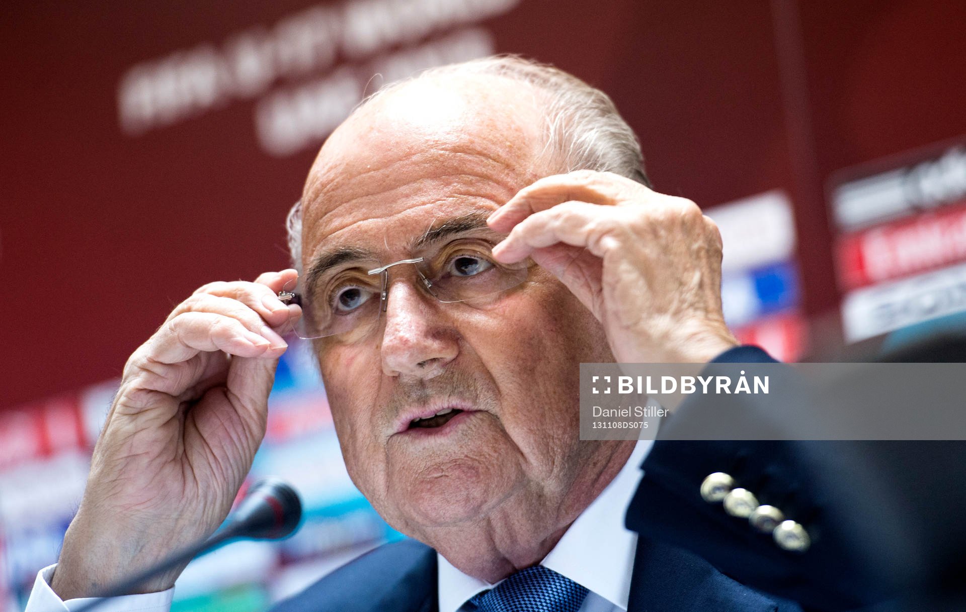 Fifas president Joseph Blatter under en presskonferens innan matchen om tredjepris i U17-VM den 08 november 2013 i Abu Dhabi.