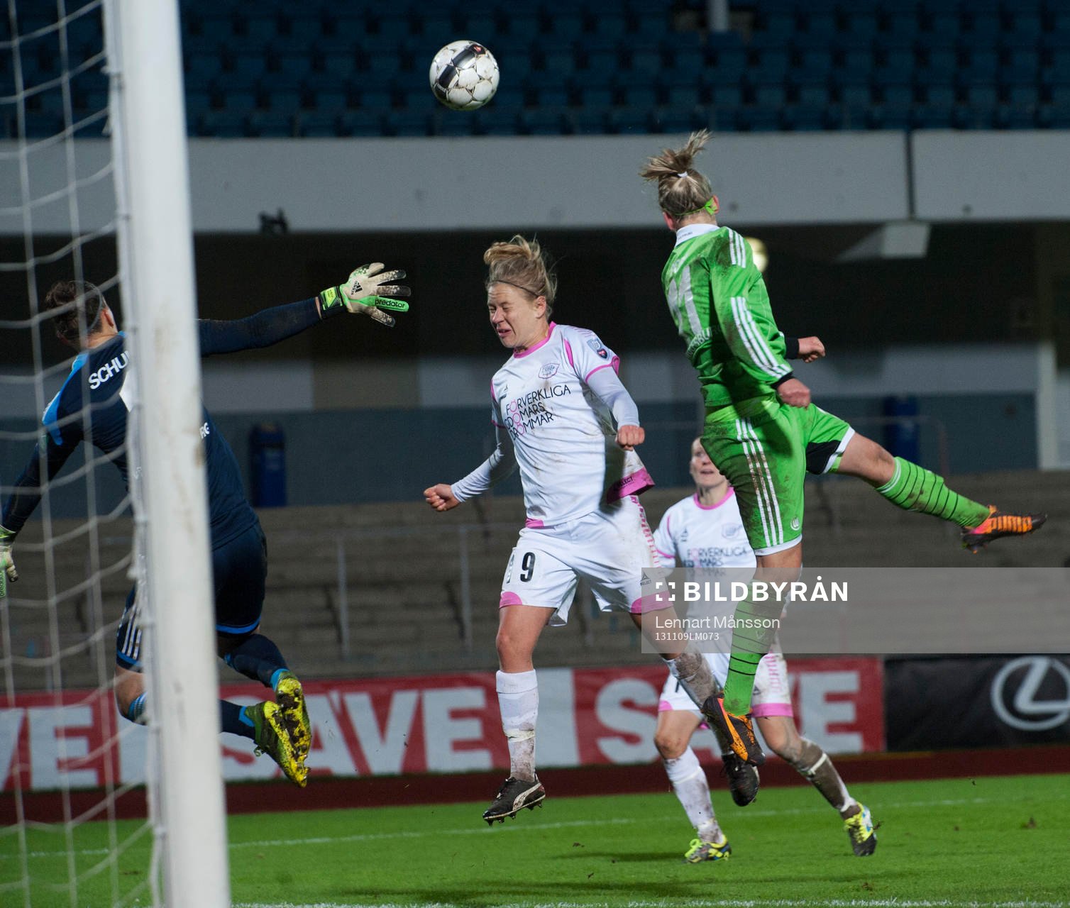 Malmös  Katrin Schmidt i åttondelsfinalen i  Womens Champions League mellan Ldb Malmö och Wolfsburg 9 november.