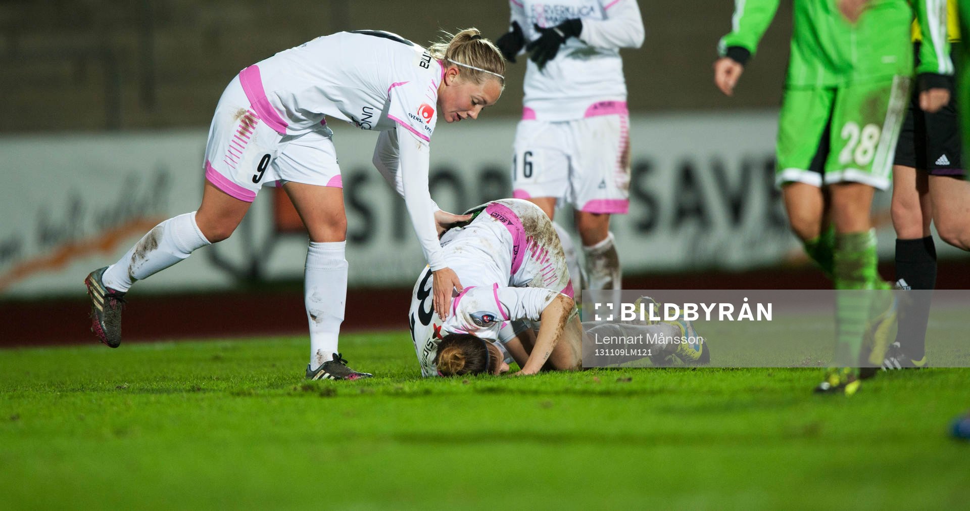 Fair play, skadad spelare, Malmös Elin Rubensson tröstar