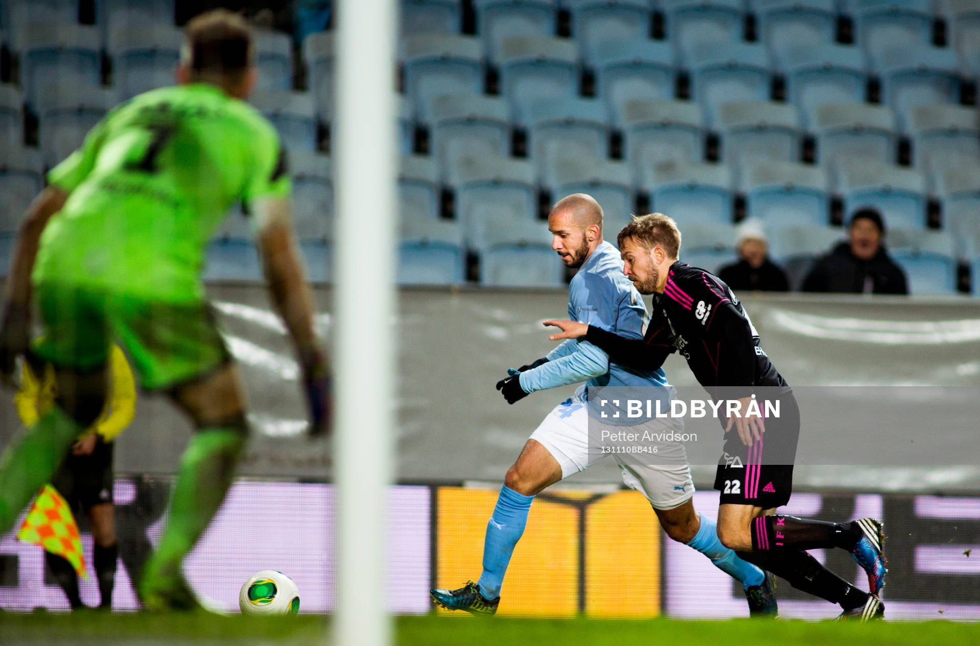 Malmös Guillermo Molins tar sig fram med IFK Göteborgs