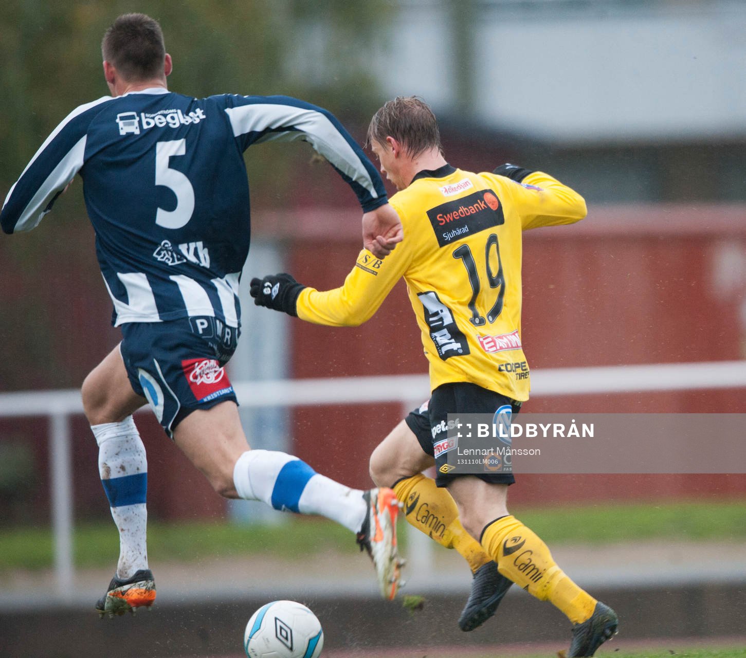 Elfsborgs Simon Hedlund gör 0-1 när han sprintar ifrån