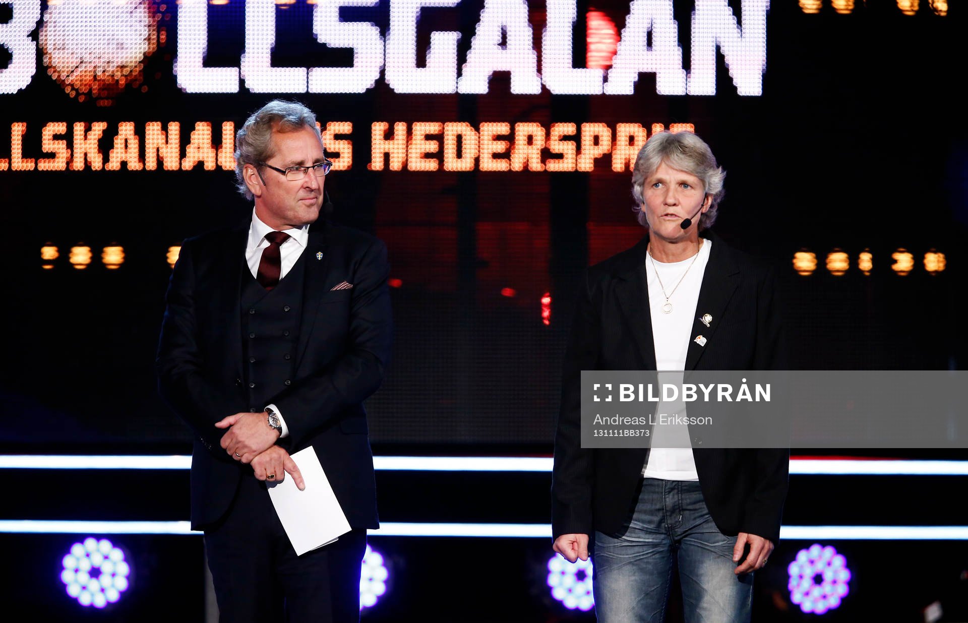 Förbundskaptenerna Erik Hamrén och Pia Sundhage delade ut