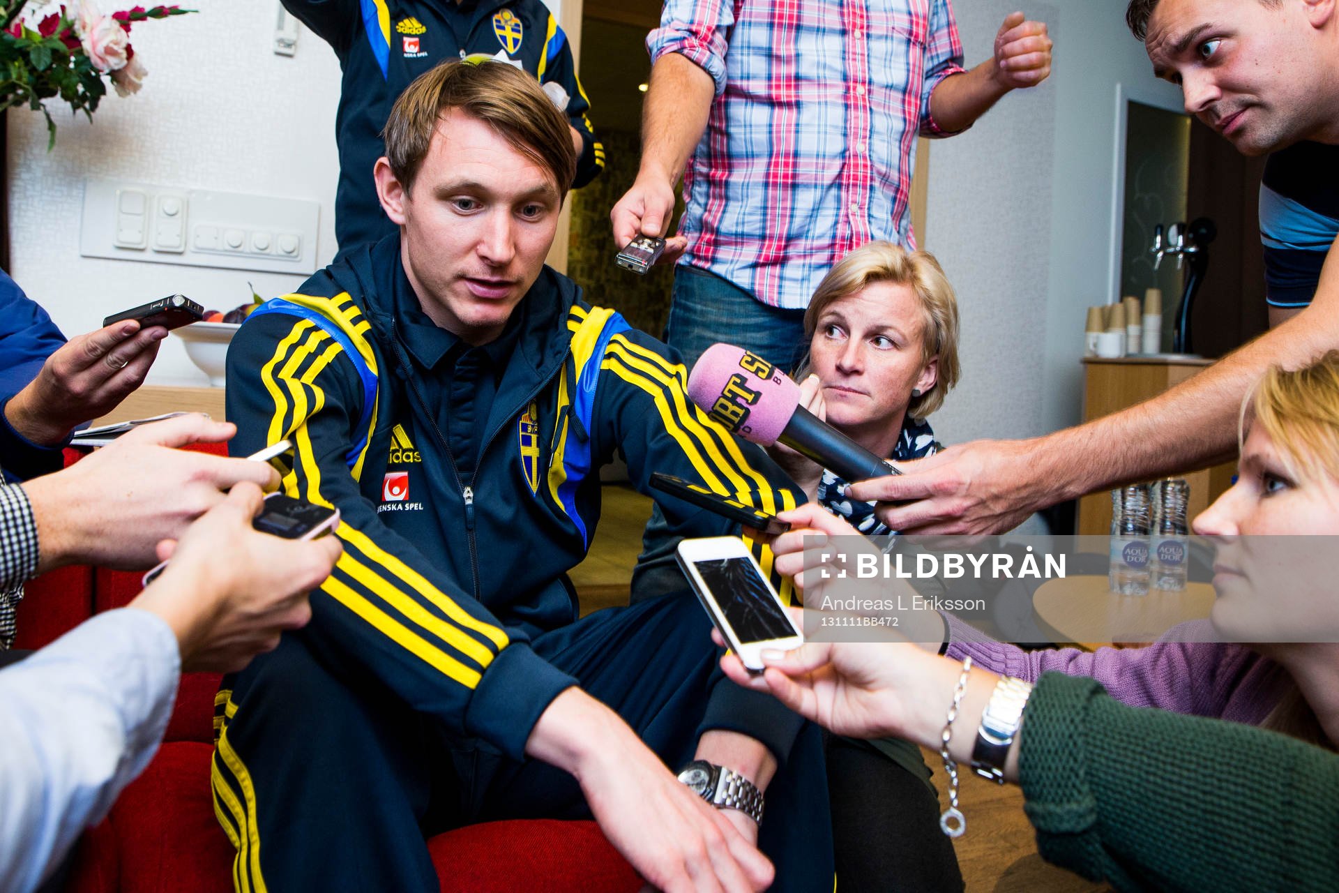 Kim Källström blir intervjuad