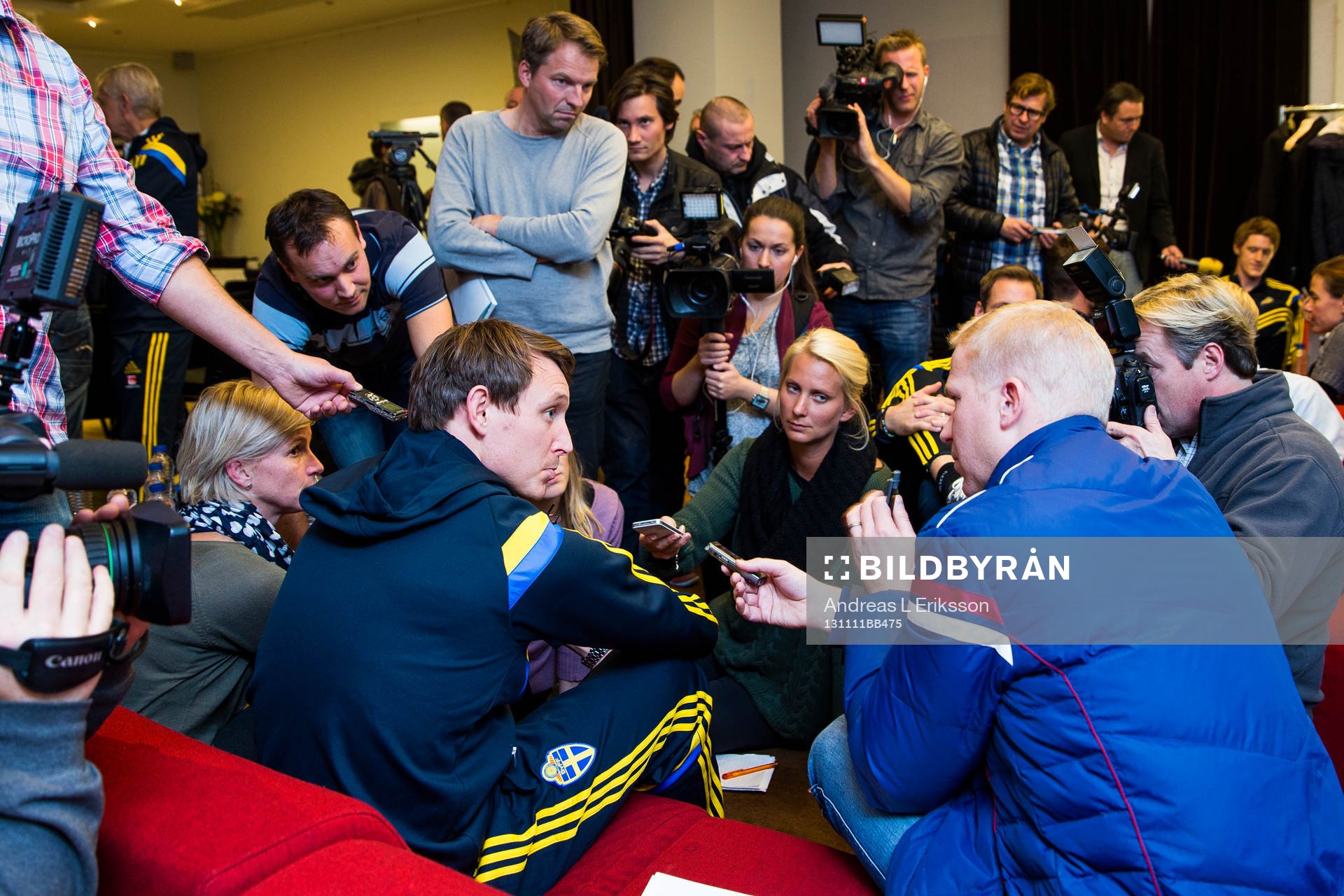 Kim Källström blir intervjuad