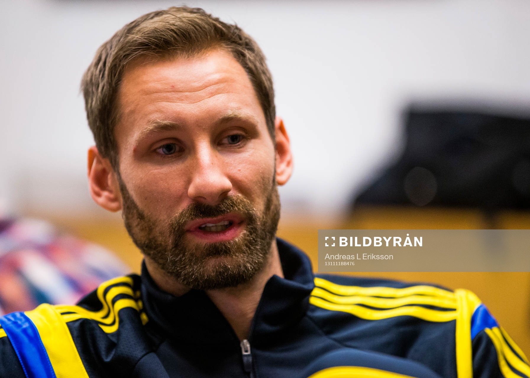 Johan Wiland under mixed zone den 11 november 2013 i Stockholm. 