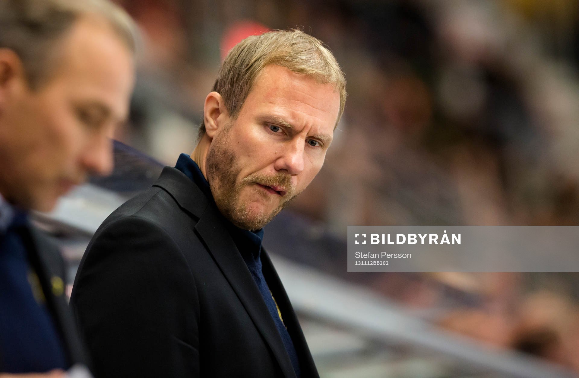 s tränare Rikard Franzén ser deppig ut