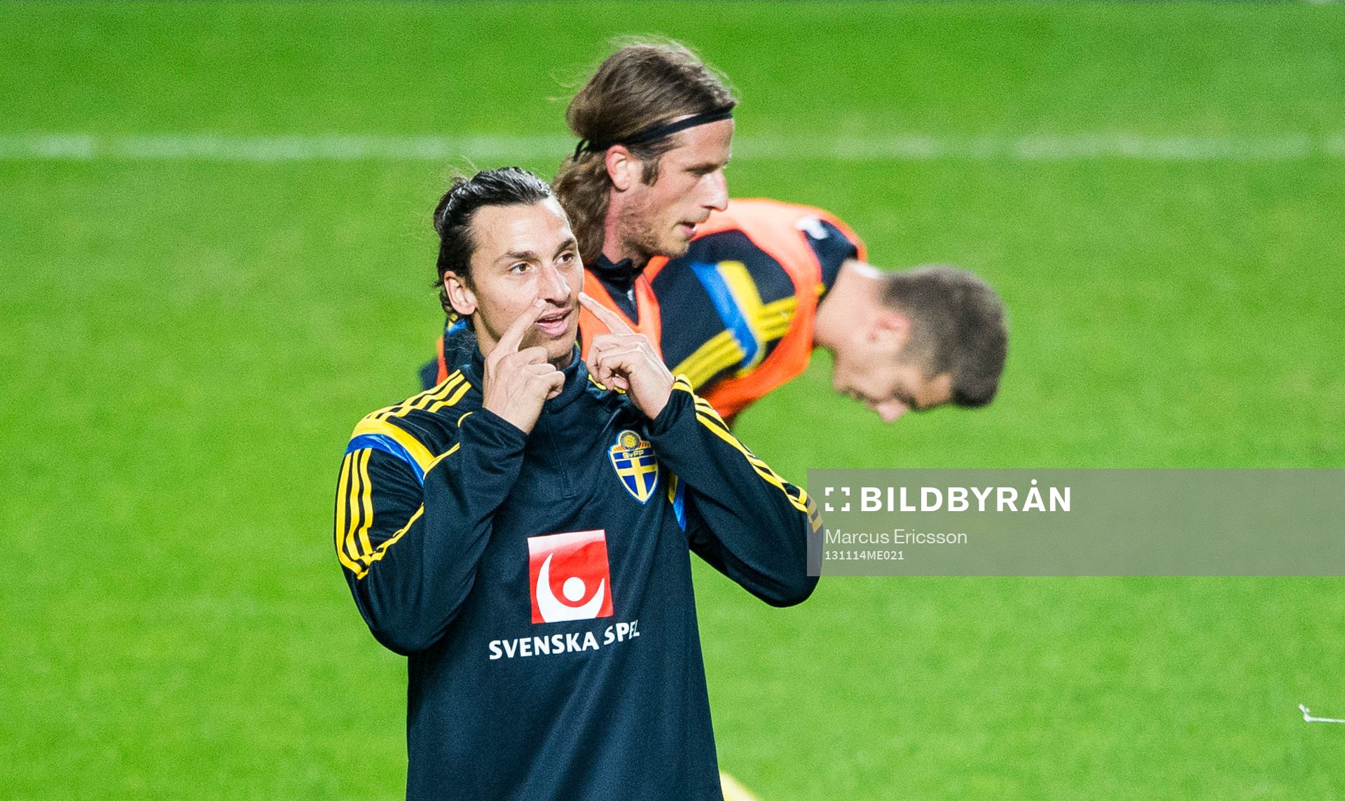 Zlatan Ibrahimovic gestikulerar