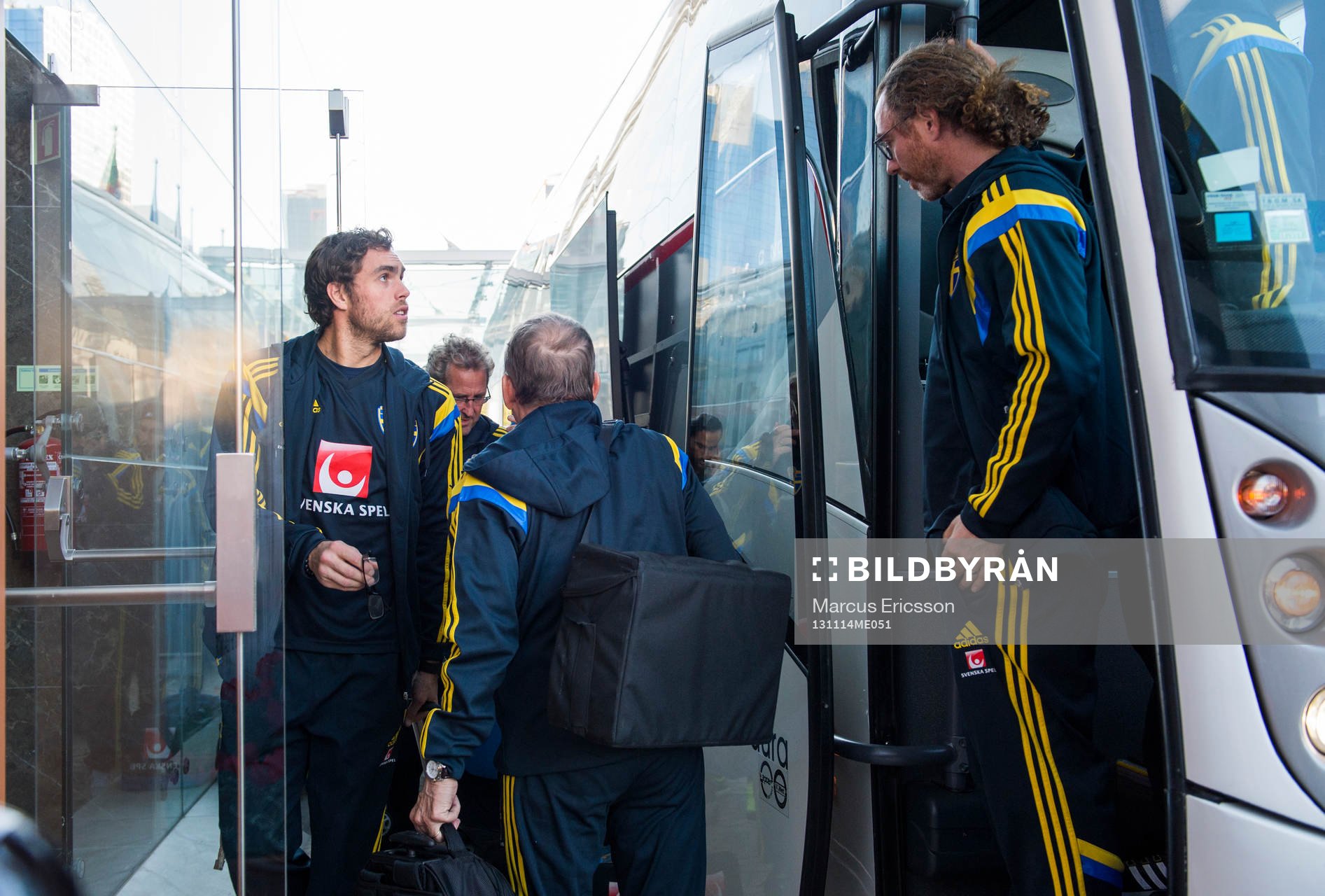 Sveriges Johan Elmander med laget