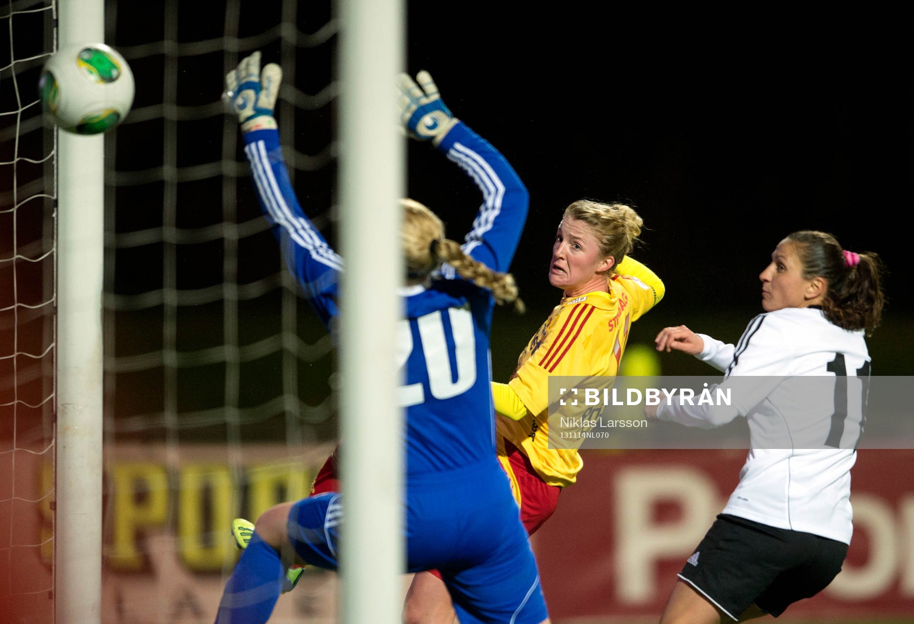 Kirsten van de Ven, Tyresö gör 2-0 målet bakom Maria