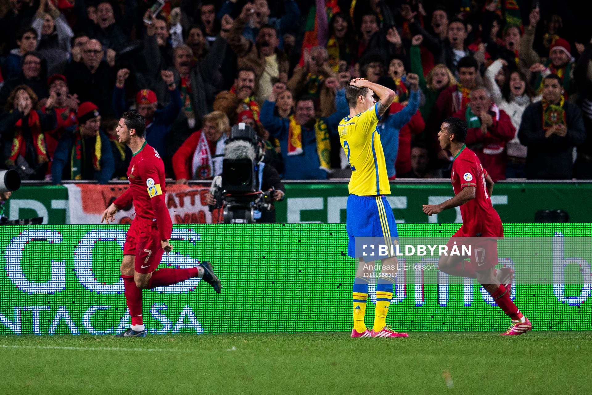 Sveriges Mikael Lustig deppar medans Portugals Cristiano