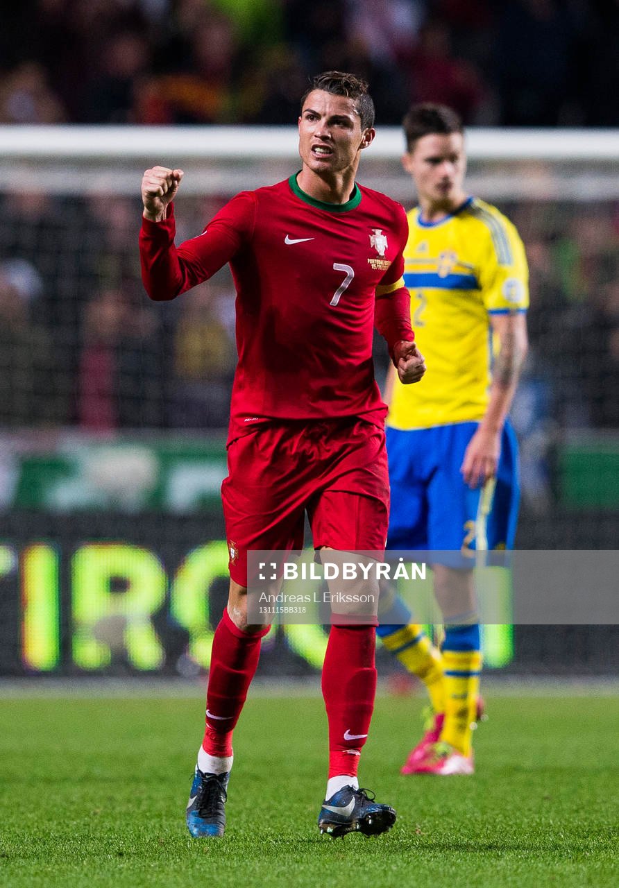 Portugals Cristiano Ronaldo jublar efter att ha gjort 1-0 Portugal under playoff-matchen i VM-kvalet mellan Portugal och Sverige den 15 november 2013 i Lissabon.