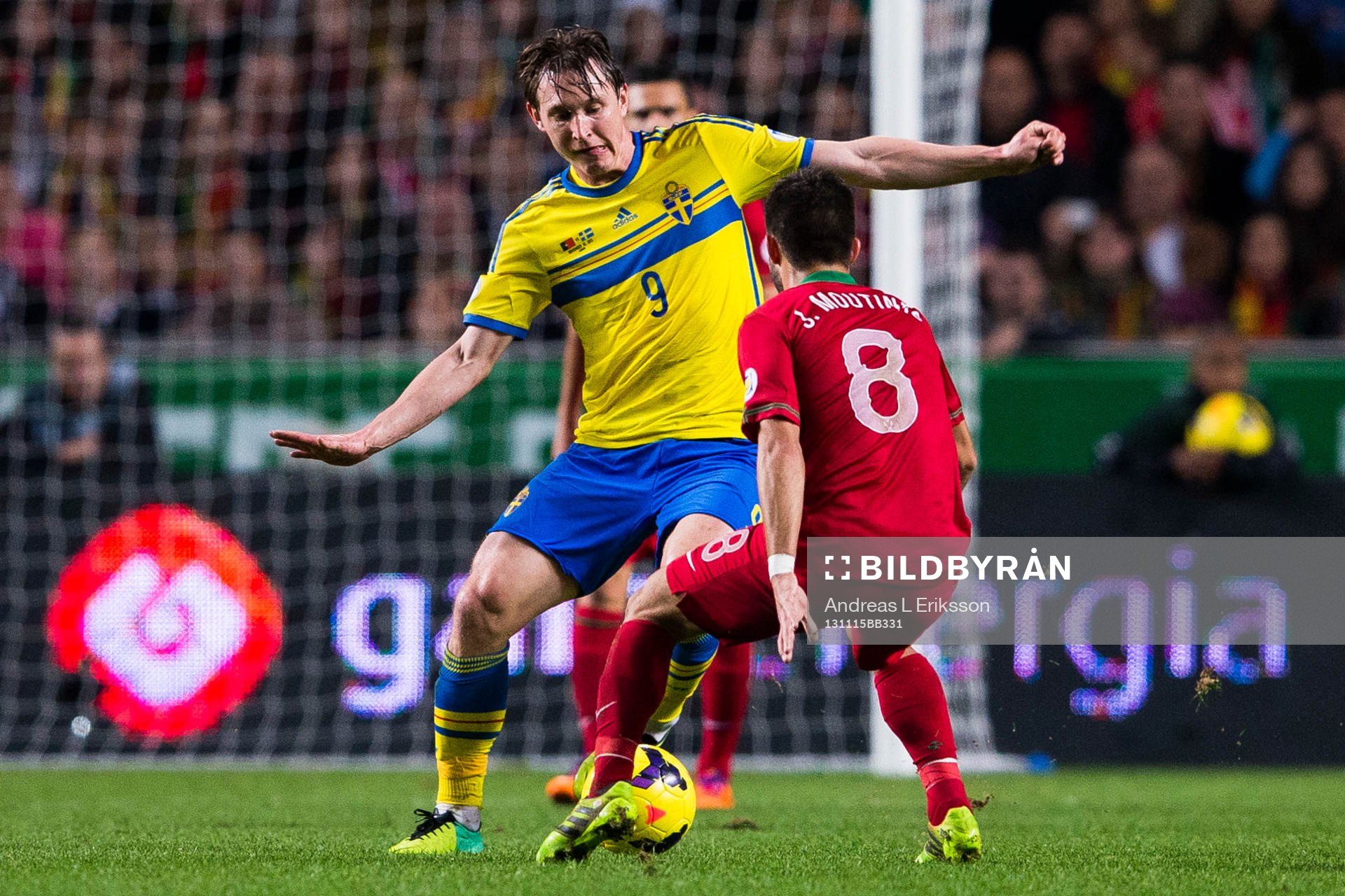 Sveriges Kim Källström och Portugals Joâo Moutinho