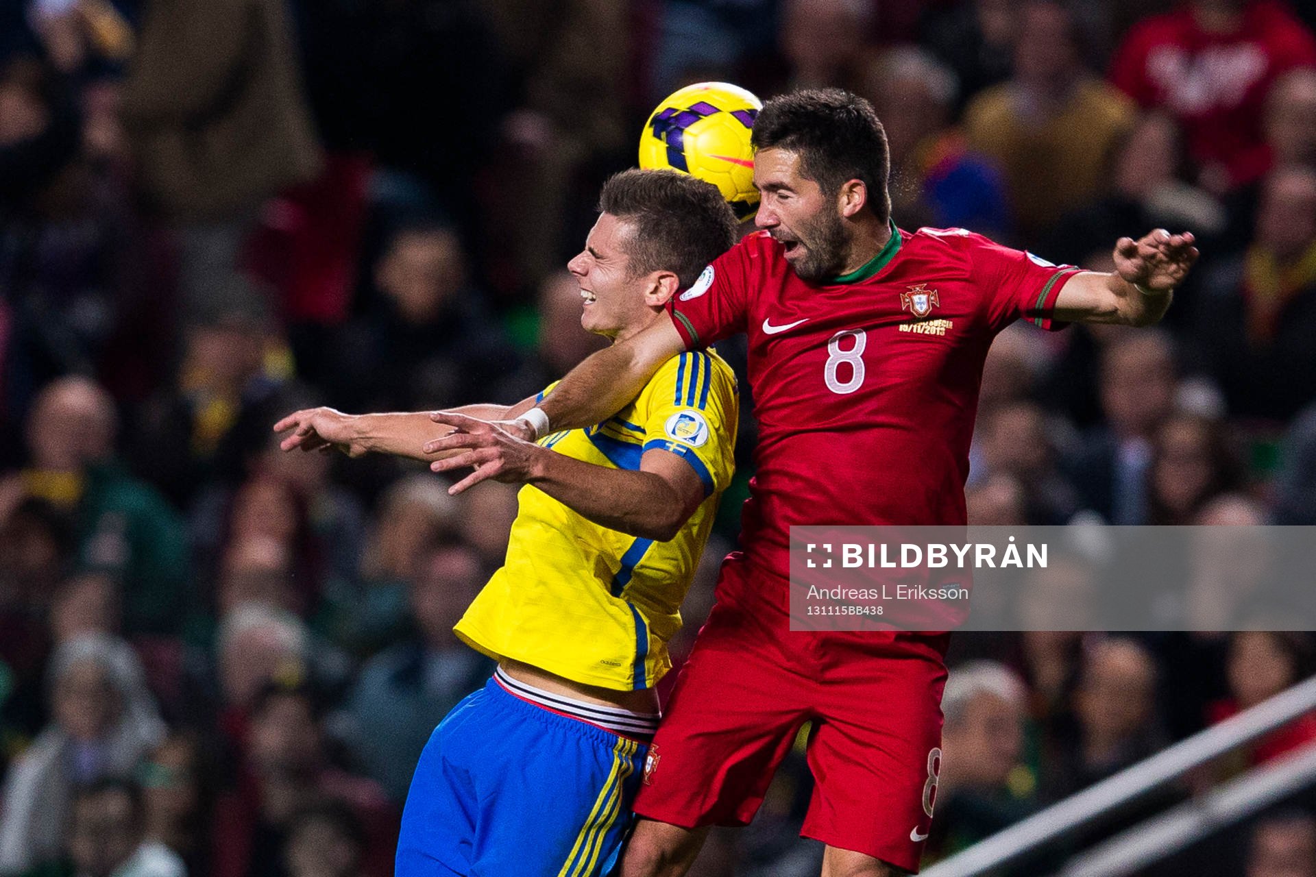 Sveriges Alexander Kacaniklic i nickduell med Portugals