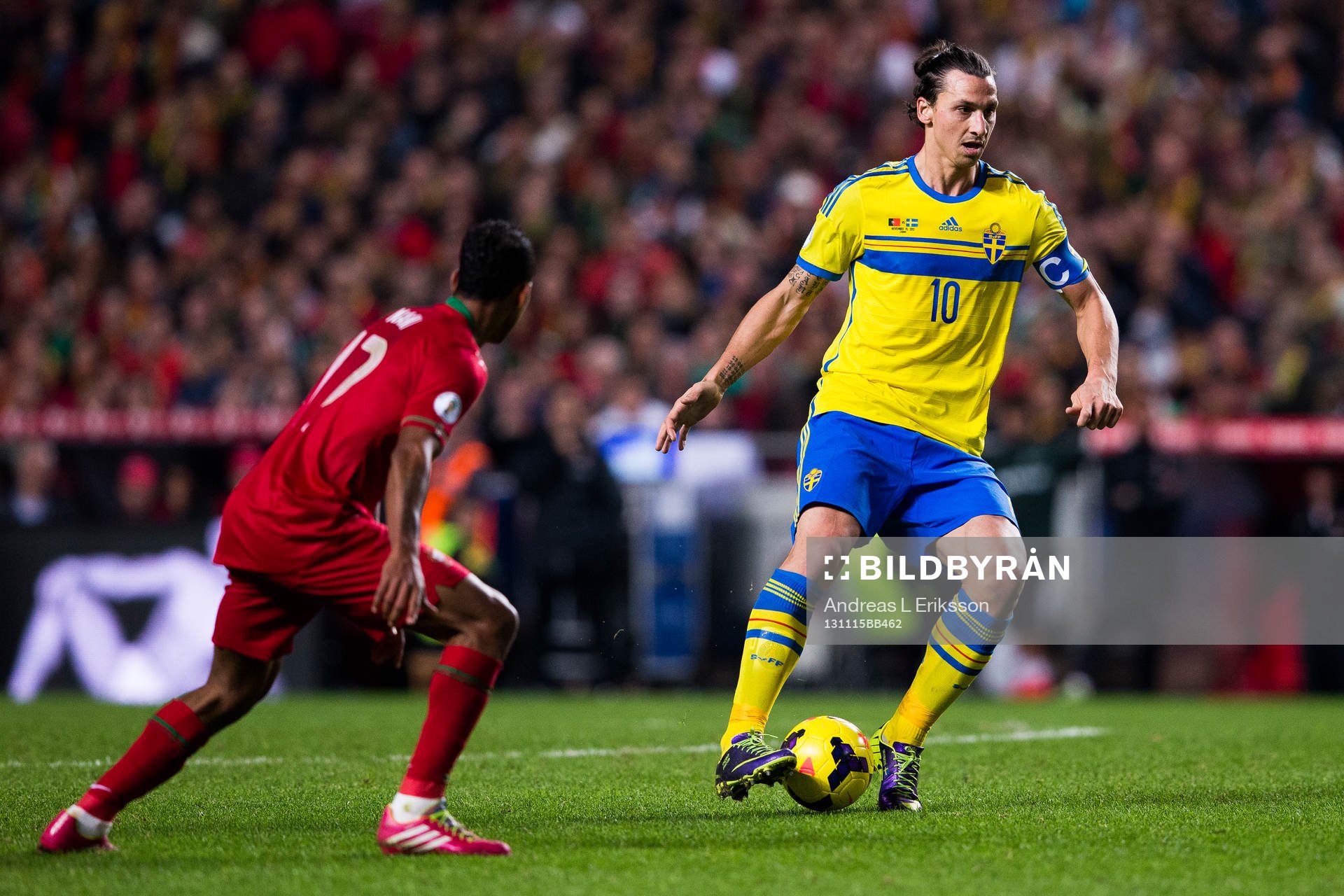 Sveriges Zlatan Ibrahimovic och Portugals Nani