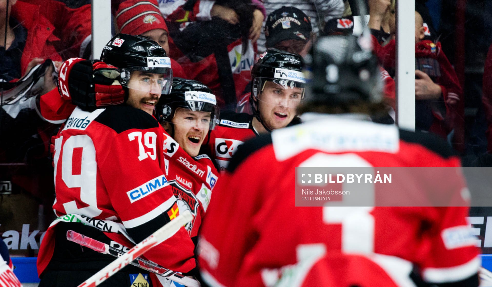 Malmö Redhawks Ludvig Rensfeldt och Nicklas Jadeland jublar