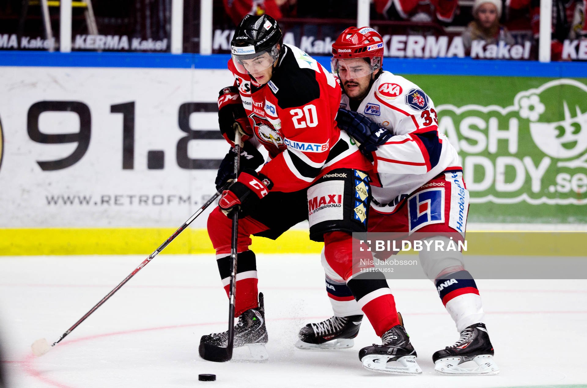 Malmö Redhawks Henrik Hetta och Södertälje Linus Fröberg