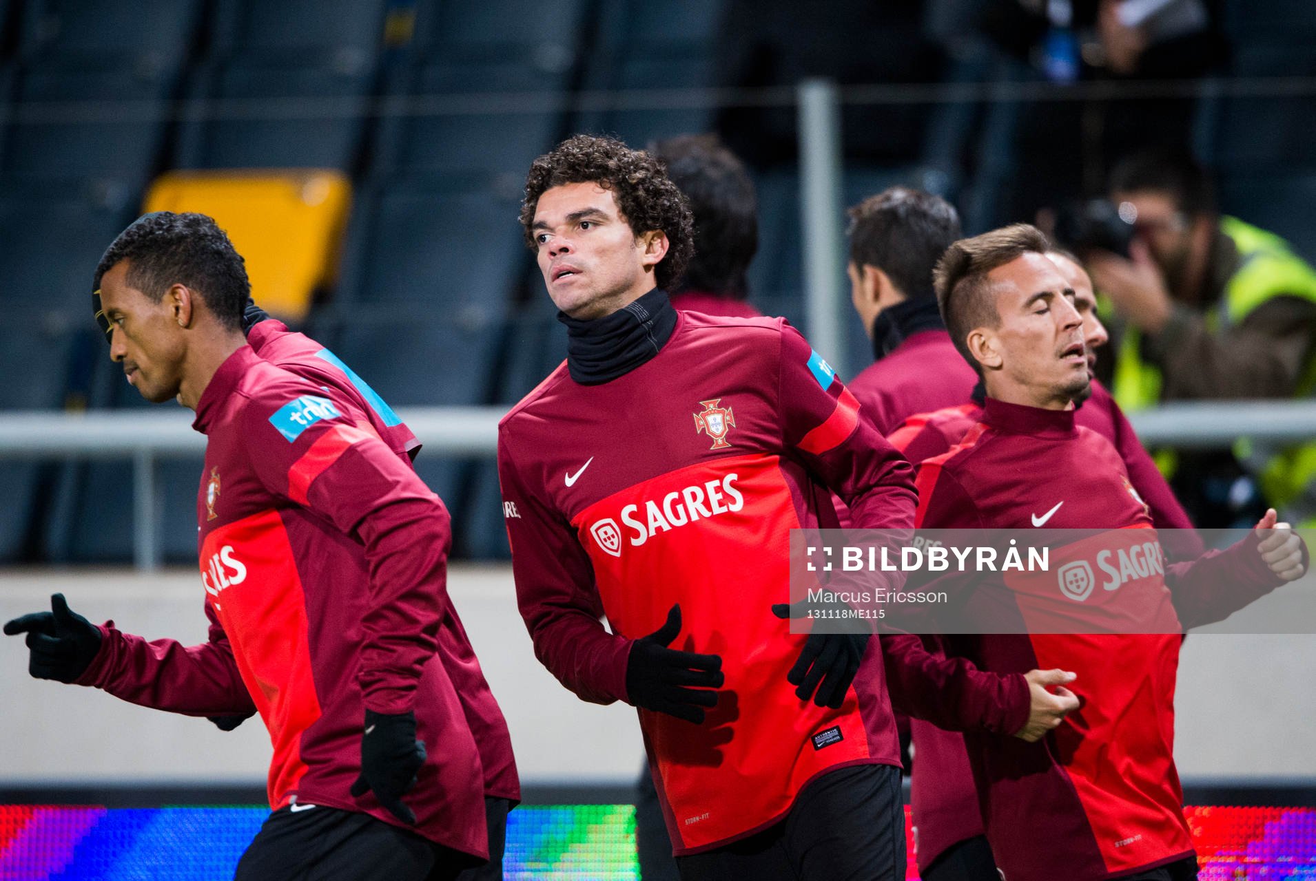 Pepe under Portugals träning den 18 november 2013 i Stockholm.